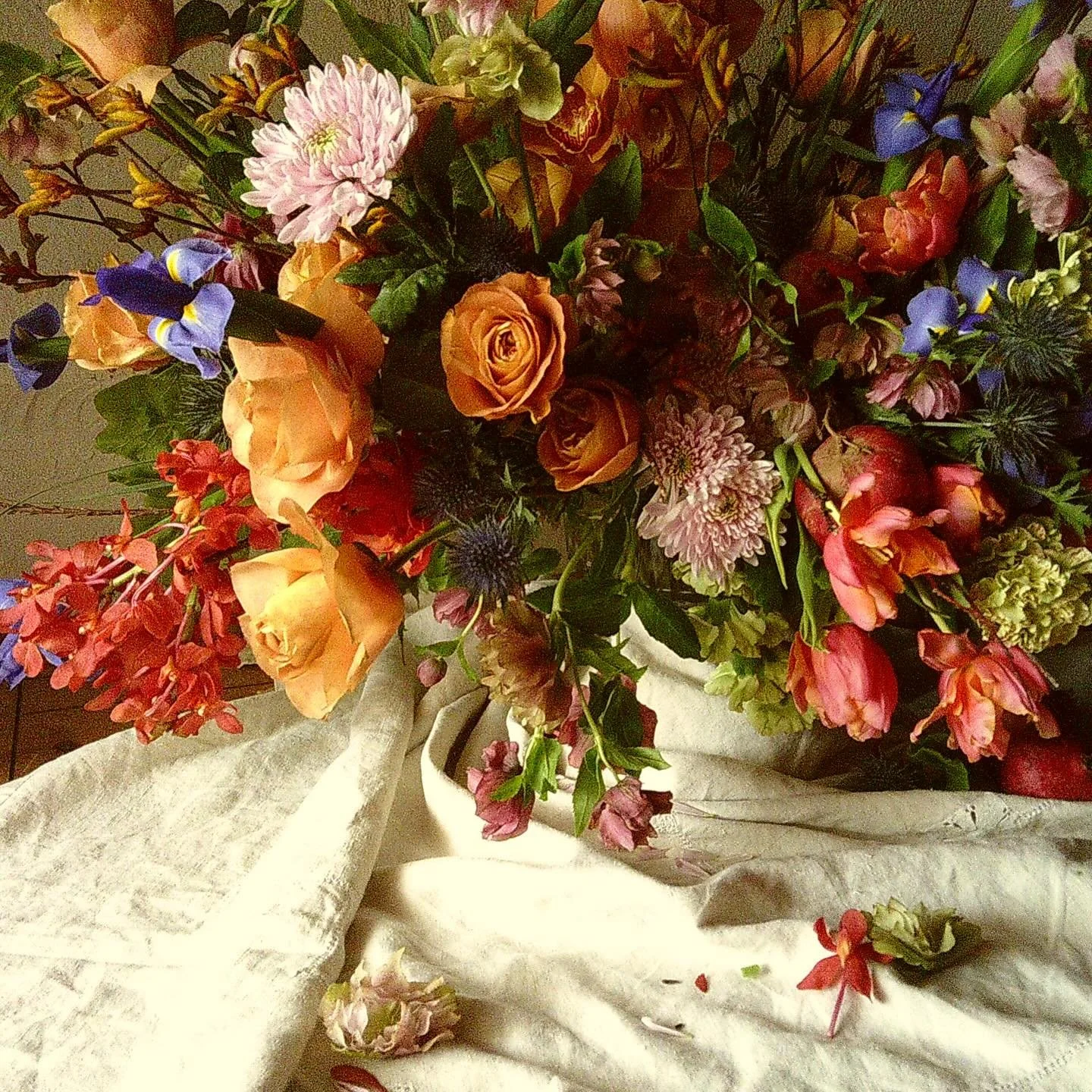 Flower food for my soul ✨
.
.
.
.
.
#saltlakecityflorist #saltlakecityflowers #utahweddings #utahbrides #slcflorist #slcbrides #flowersonfilm #filmflowers