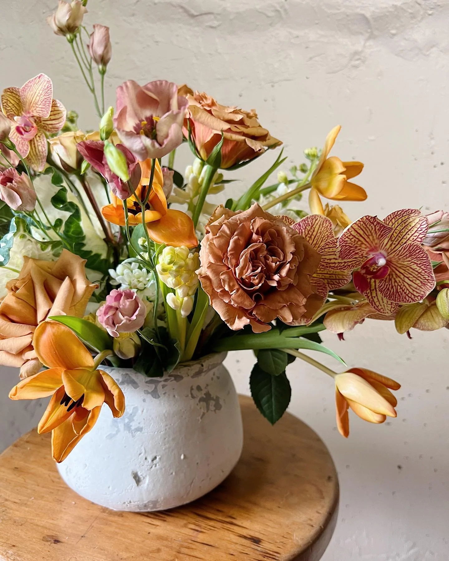 Just a fun Saturday something going out 💛
.
.
.
.
.
#slcflorist #utahflorist #utahflowers #saltlakeflorist #studioflowers #floristutah