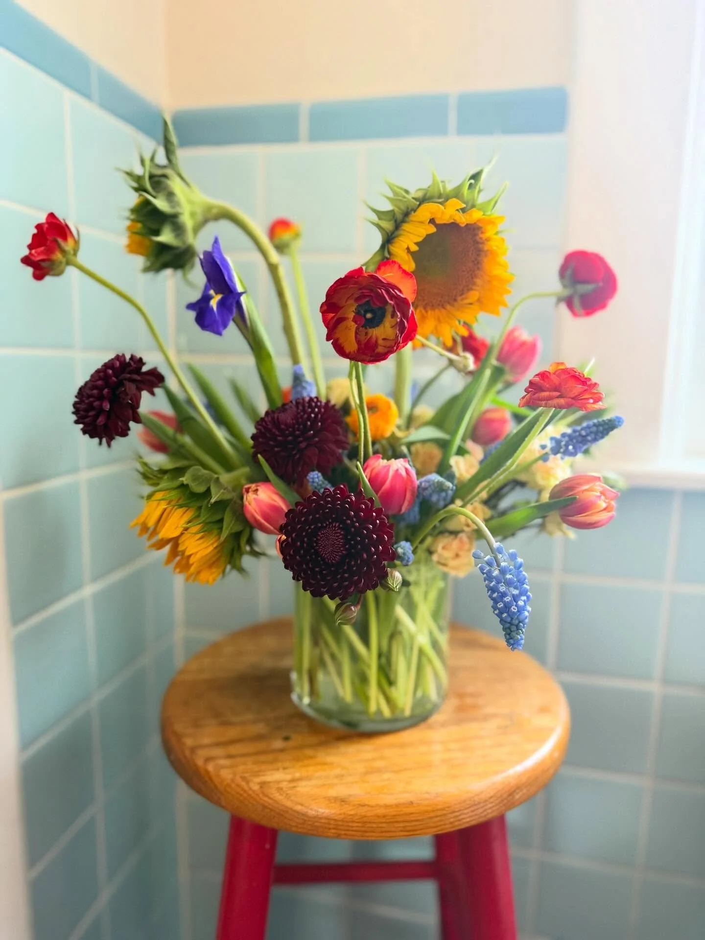 Spring has finally arrived in Ohio ☀️
.
.
.
.
.
#cincinnatifloraldesign #cincinnatiflorist #weddingfloristcincinnati #pleasantridgeohio