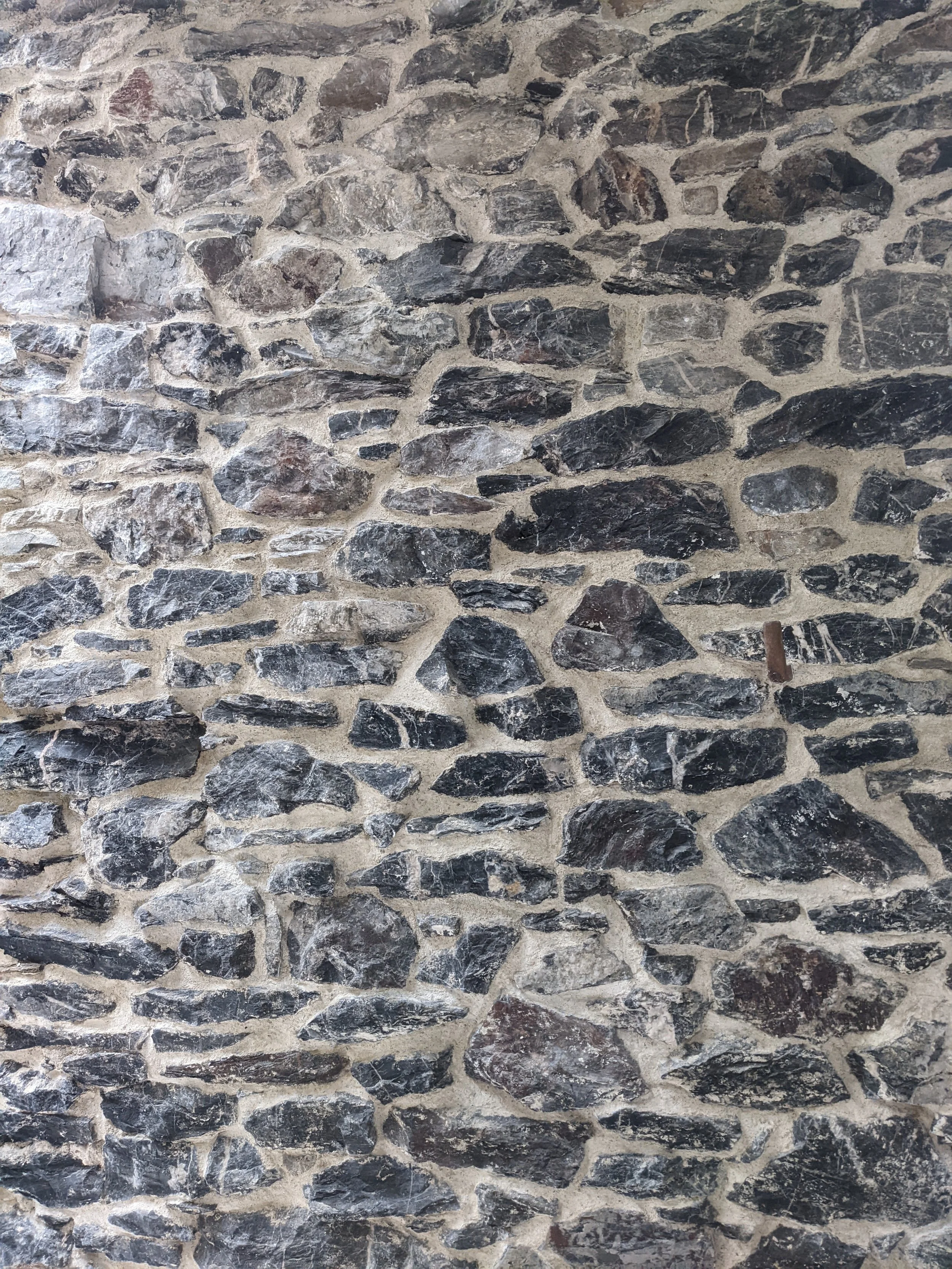Lime mortar pointing