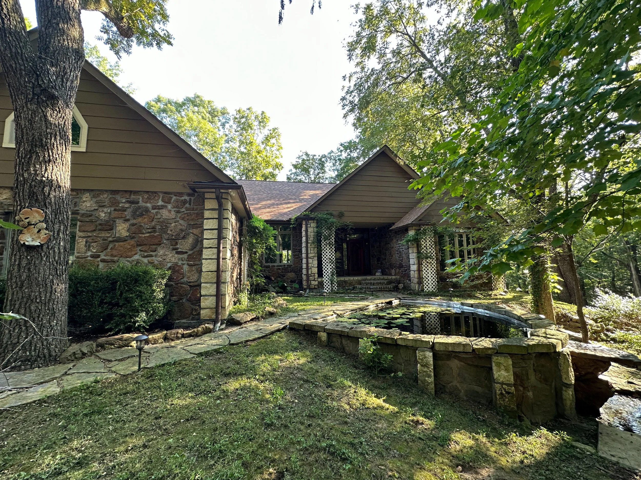 Bending Waters (Sleeps 13)