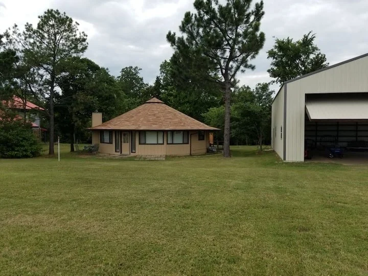 Unique Round Home (4 guest)