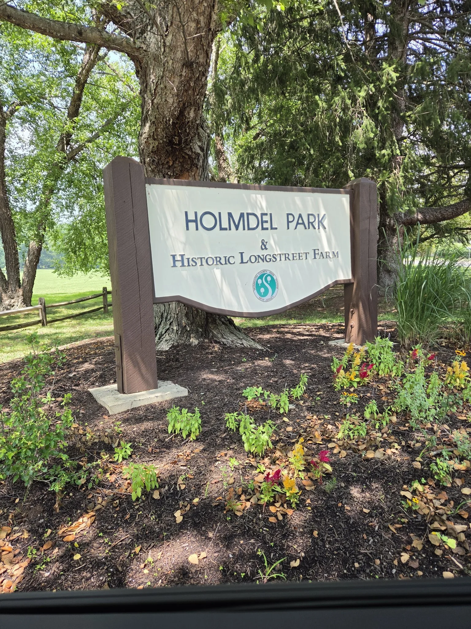 Holmdel Park and Historic Longstreet Farm entrance sign