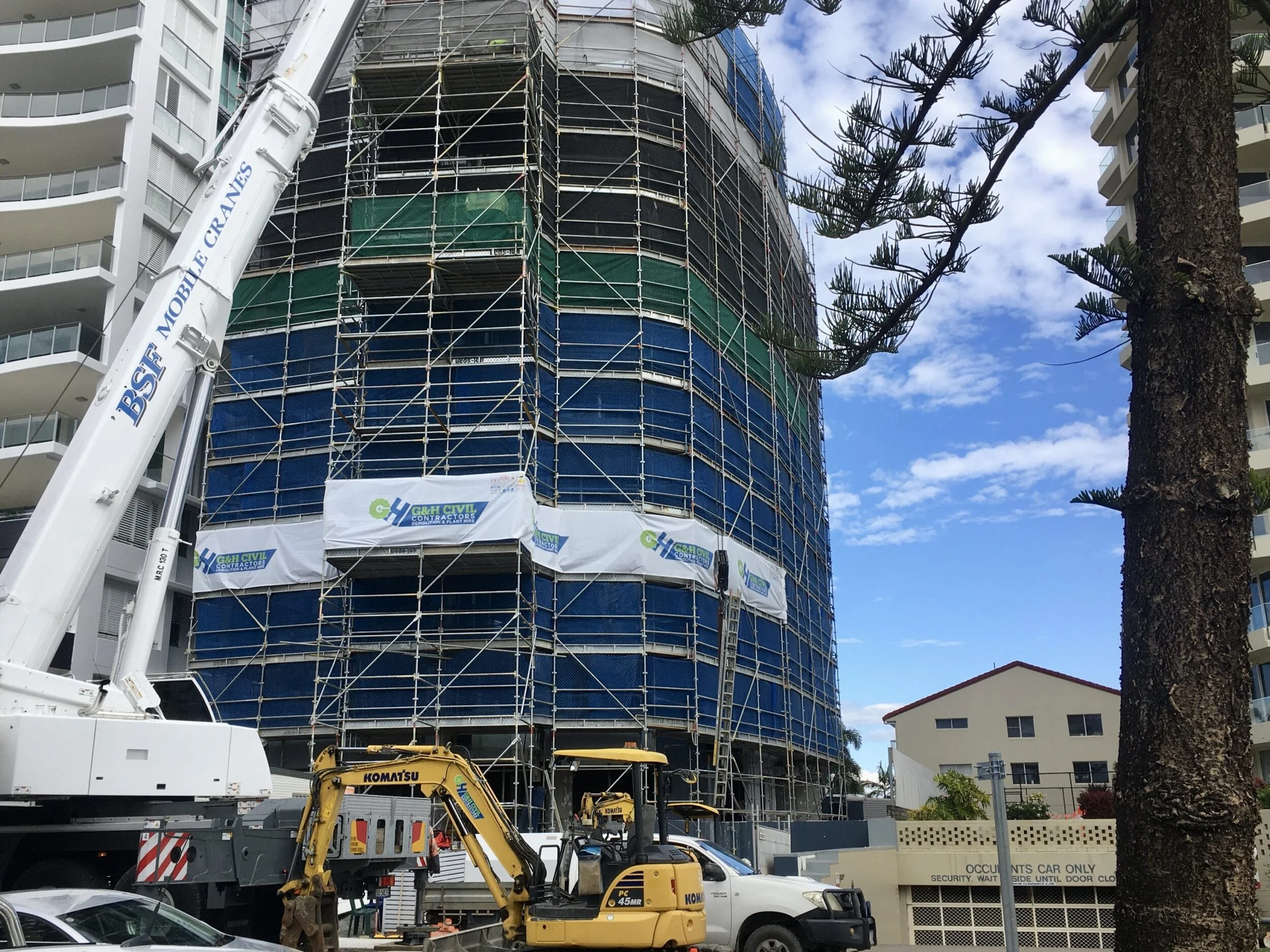“Wrecking Ball” arrives for historic site demolition at Burleigh Heads
