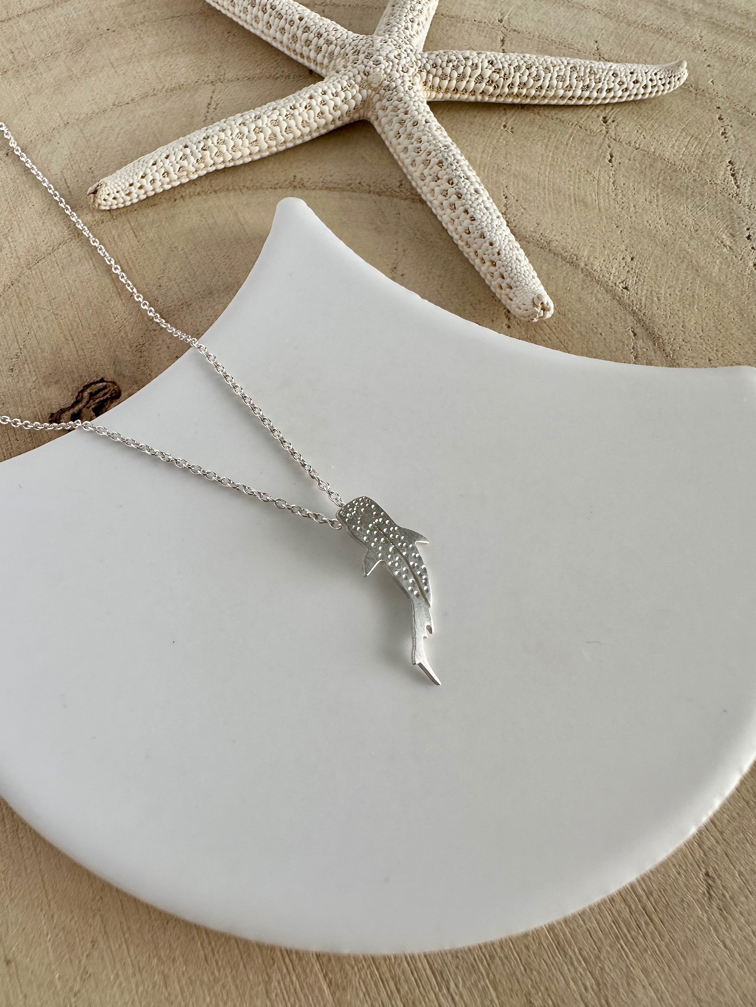Gold 750 Whale shark pendant medium – Galapagos Jewelry