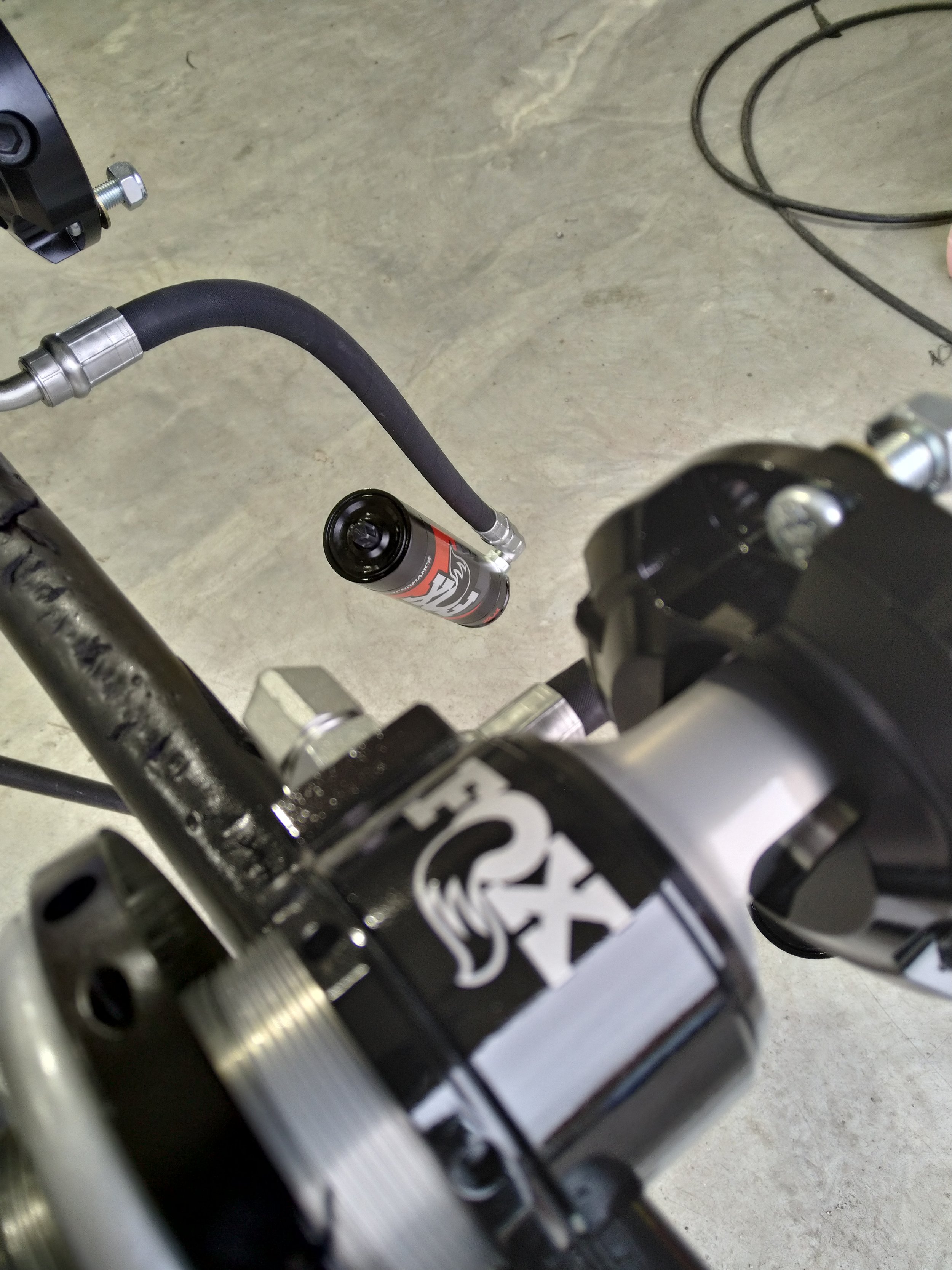 fox-reservoir-hose-connected-unit-coated.jpg