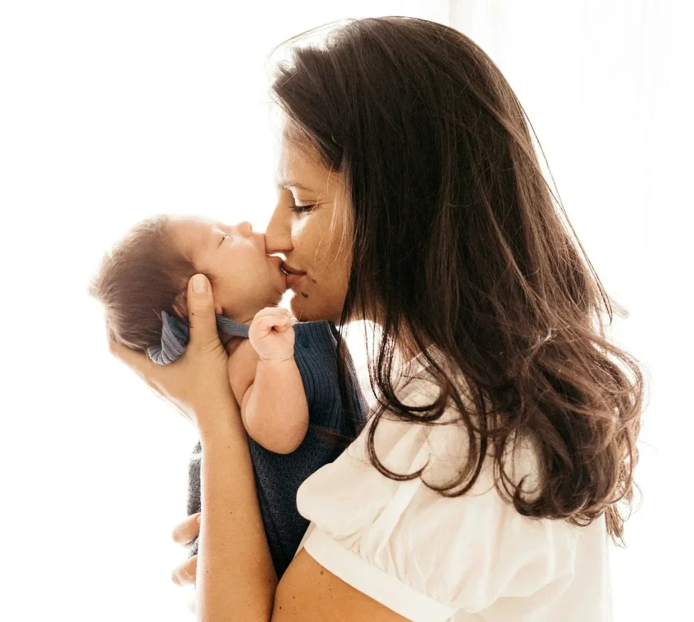 6 Reasons Therapy Can Help New Moms Thrive, Not Just Survive