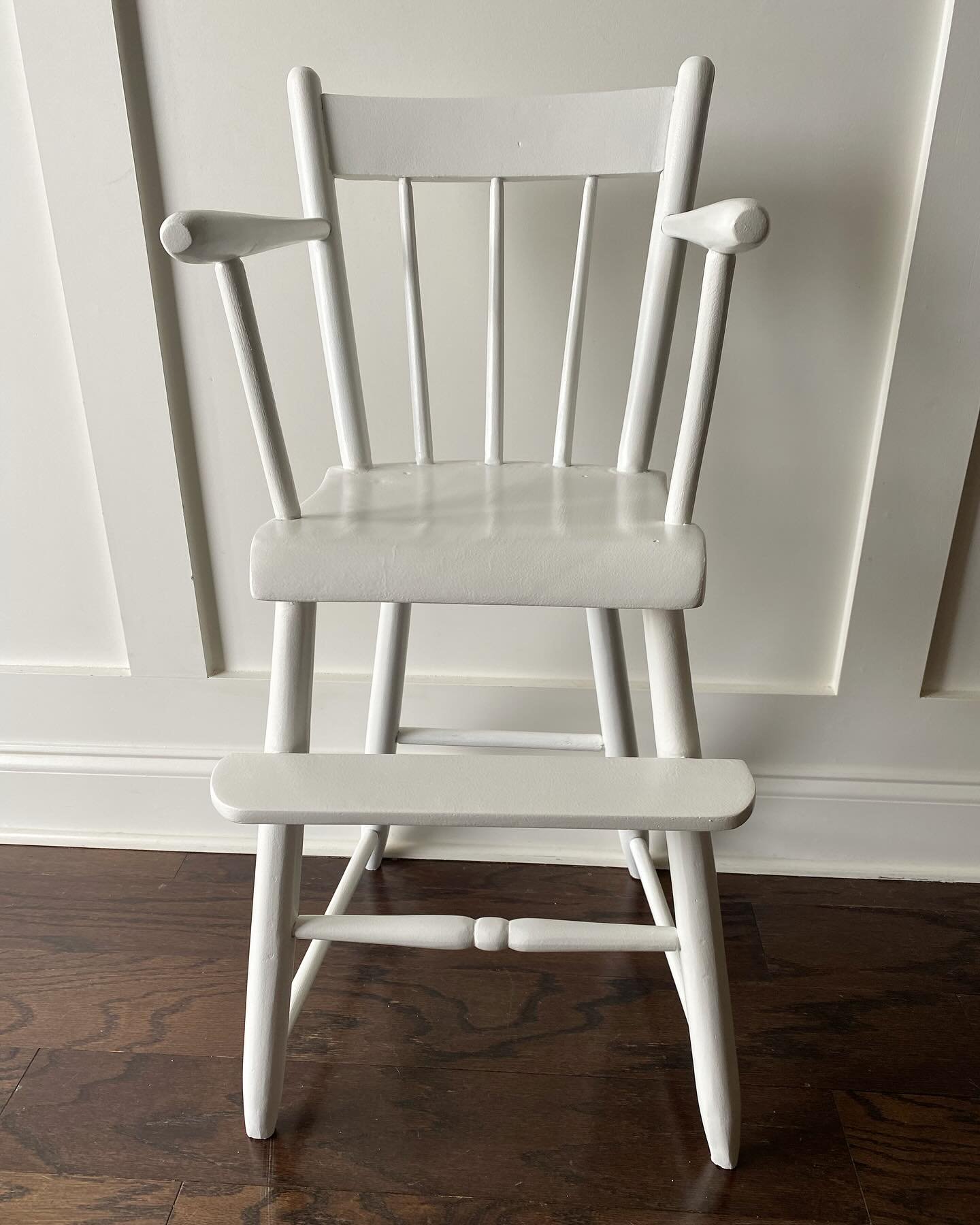 [A V A I L A B L E] 

/// Wooden Table Booster Chair ///

DM if Interested