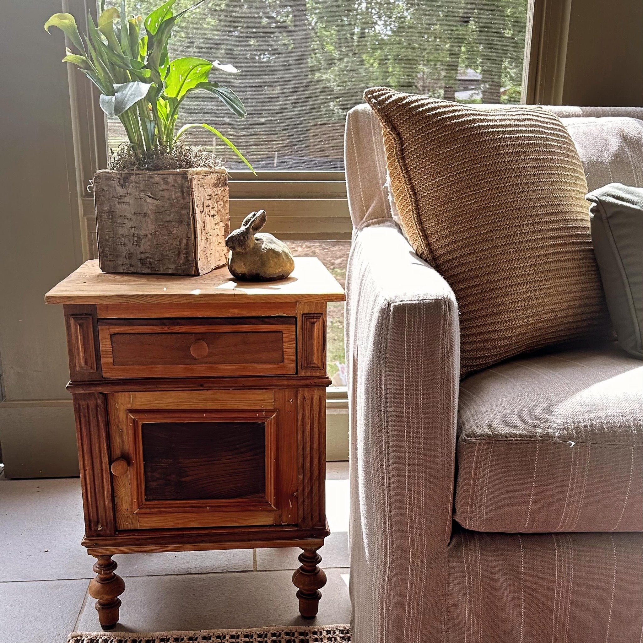 Beautiful side table restored and sealed with weatherproof oil for a more natural finish. Looks beautiful and always feels good helping a friend. @doginabearsuit