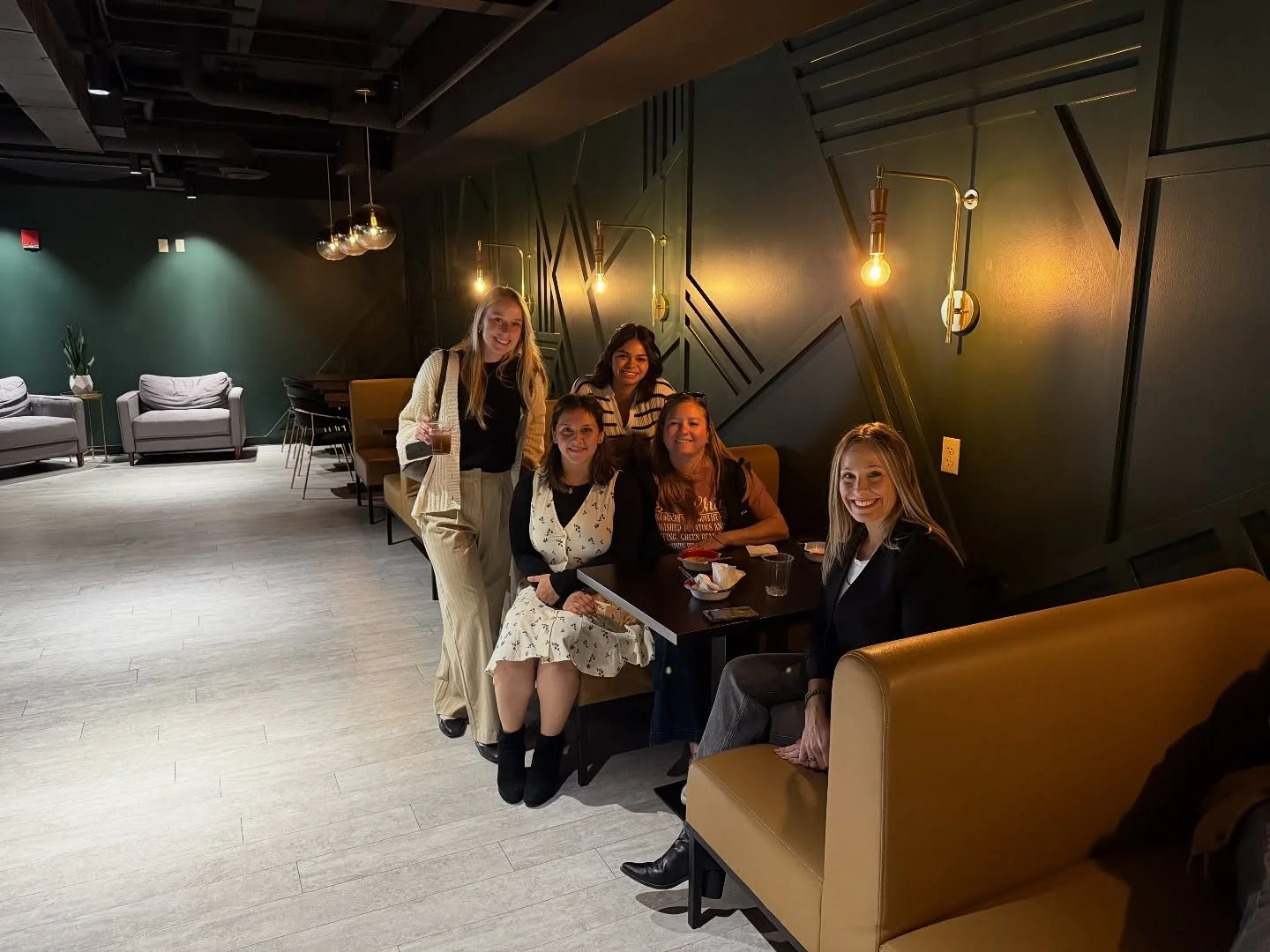 Food and friends🥹

We are so thankful for our members and downtown friends who continue to make Second Story a great space! 

#thanksgiving #fall #community #food #soup #office #coworkingspace #thankful