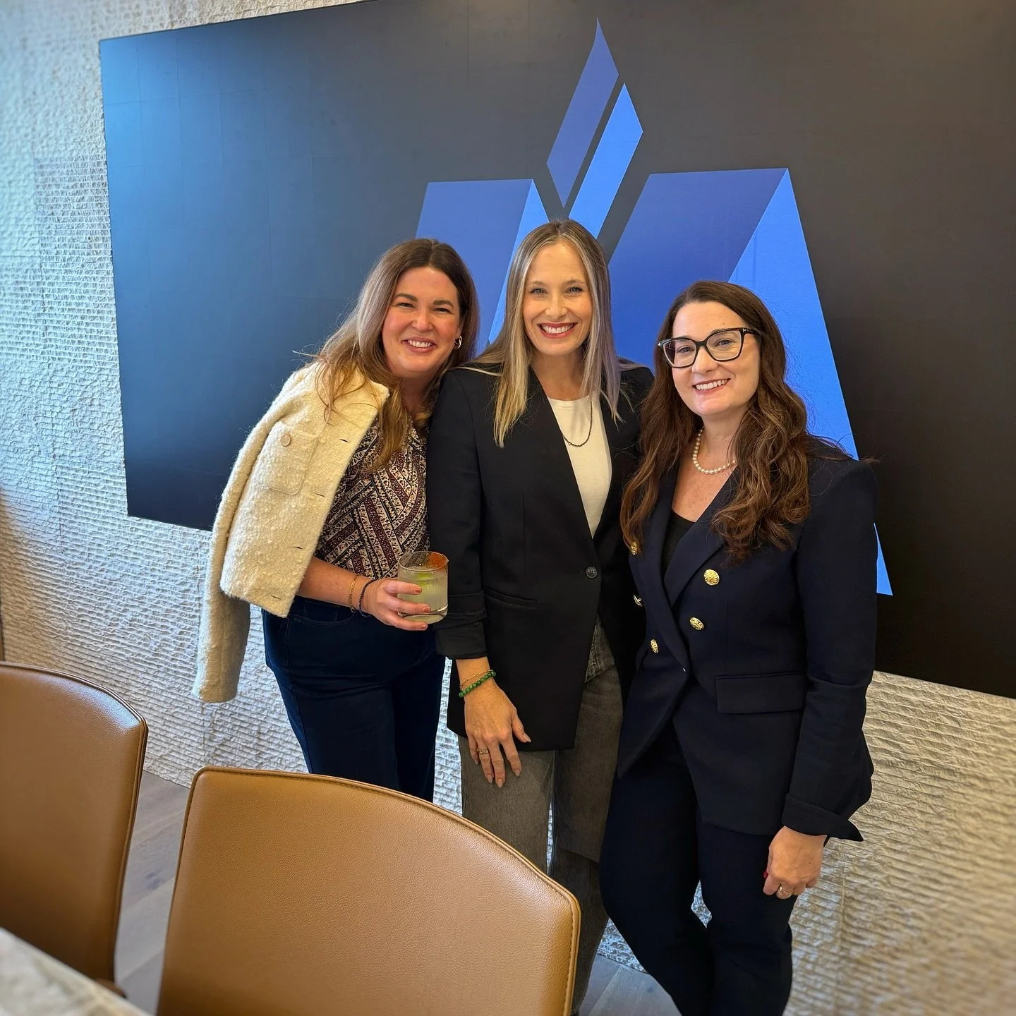 Celebrating our neighbors! 

MCM is back in the building (Midland Tower 4th floor) and their new space looks amazing! Thanks for inviting us up to party! 

#office #community #party #new #interiordesign #freinds #downtown