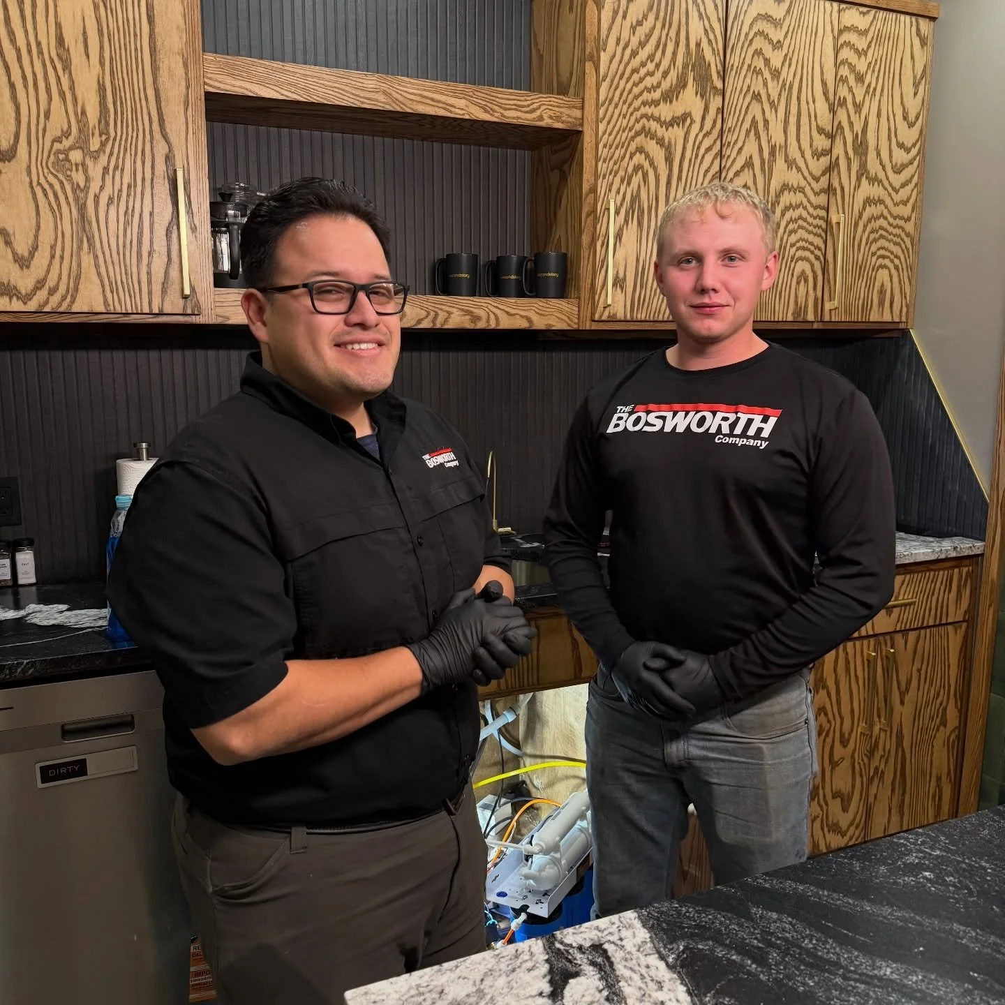Always in good hands! 

We love our Bosworth team, they get us setup for success and bring a smile to the space. Thanks guys! 

@bosworth_company #office #smile #texas #team