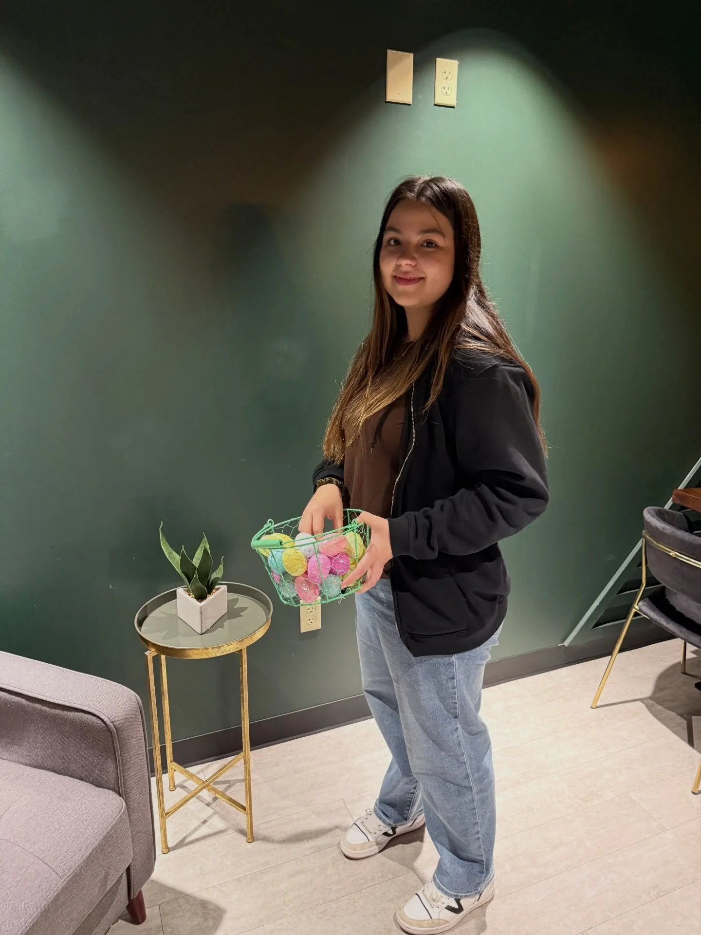 The interns have hidden the eggs! 

Members can break up the office hours with a little egg hunting this week! @mr.rob.geezy even got in on the fun! 

#egg #hunt #office #coworking #bunny