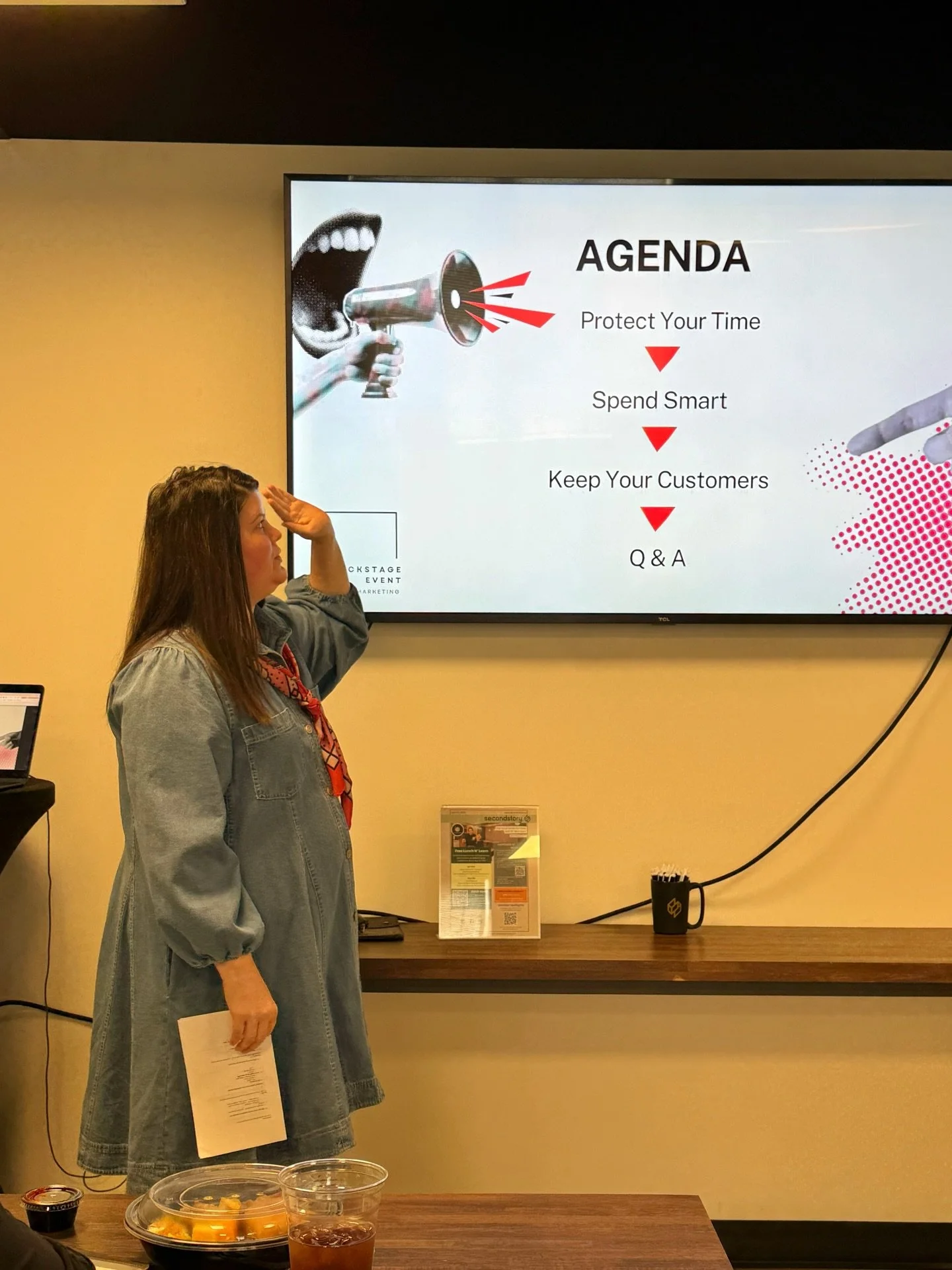 Do you know what your customer acquisition cost is? 

Ginny with @backstageeventmarketing shared the importance of knowing that info when building your marketing strategy. 

Huge thanks to Ginny and @hoopandbarrel 
The lecture was great and the food 