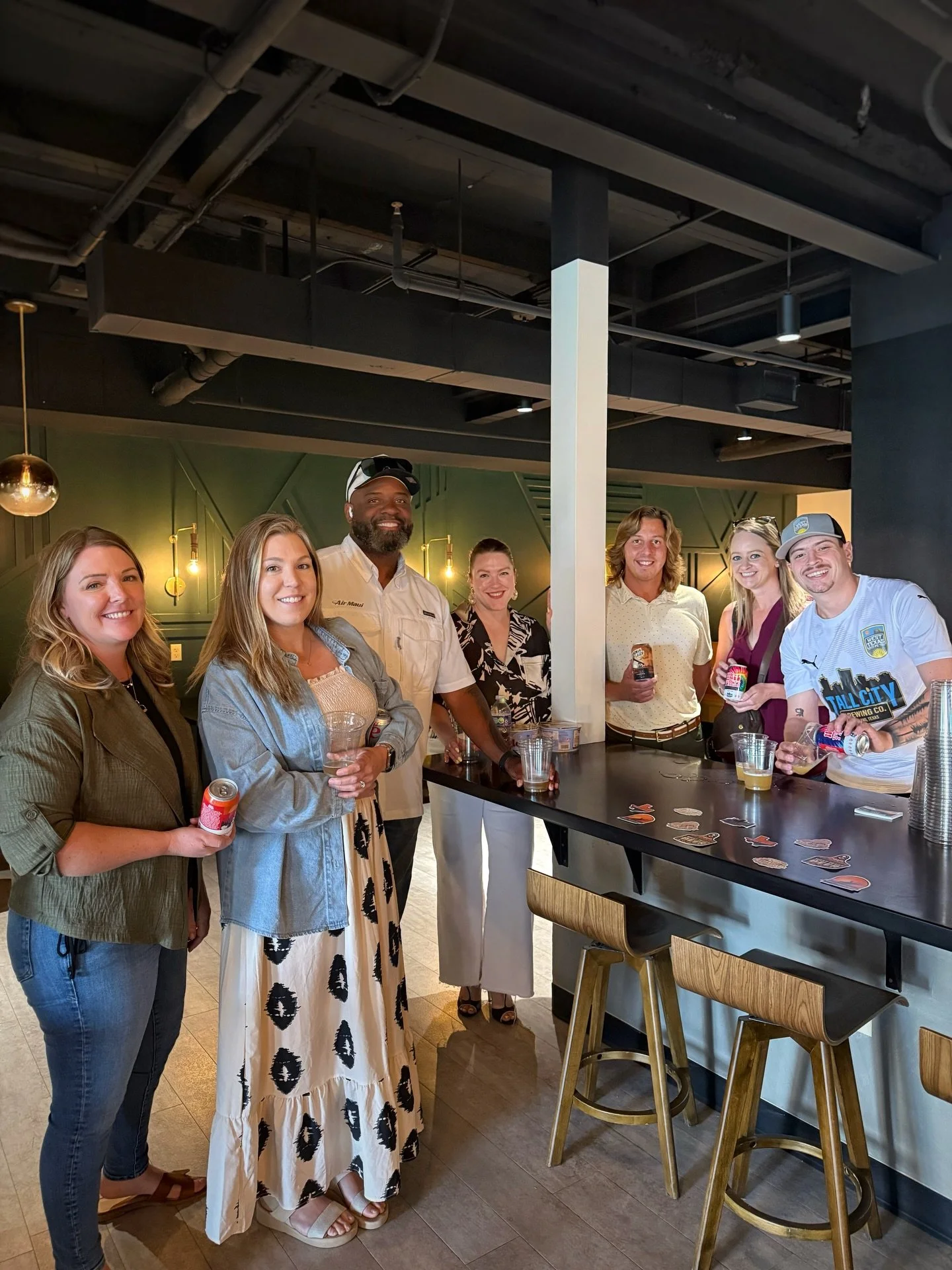 Craft beer is all about community! 

One of our favorite and most supportive partners @tallcitybrewing is helping us celebrate American Craft Beers Week! 🍻 🇺🇸 We thoroughly enjoyed the tasting. 

Glad to see team members from @beyond_balanced and 