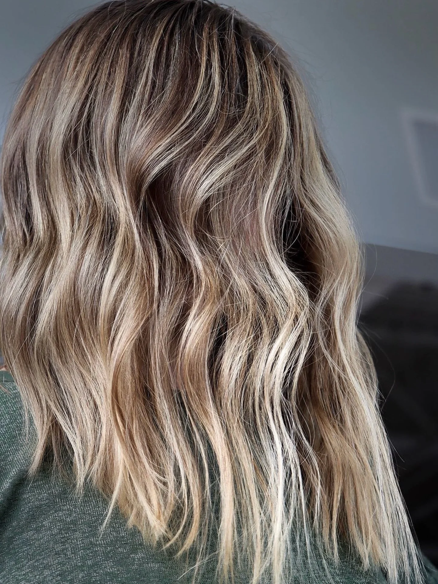 There&rsquo;s no such thing as too much dimension! I love a blended blonde but a good dimensional &ldquo;bronde&rdquo; is just *chefs kiss 🤌😍