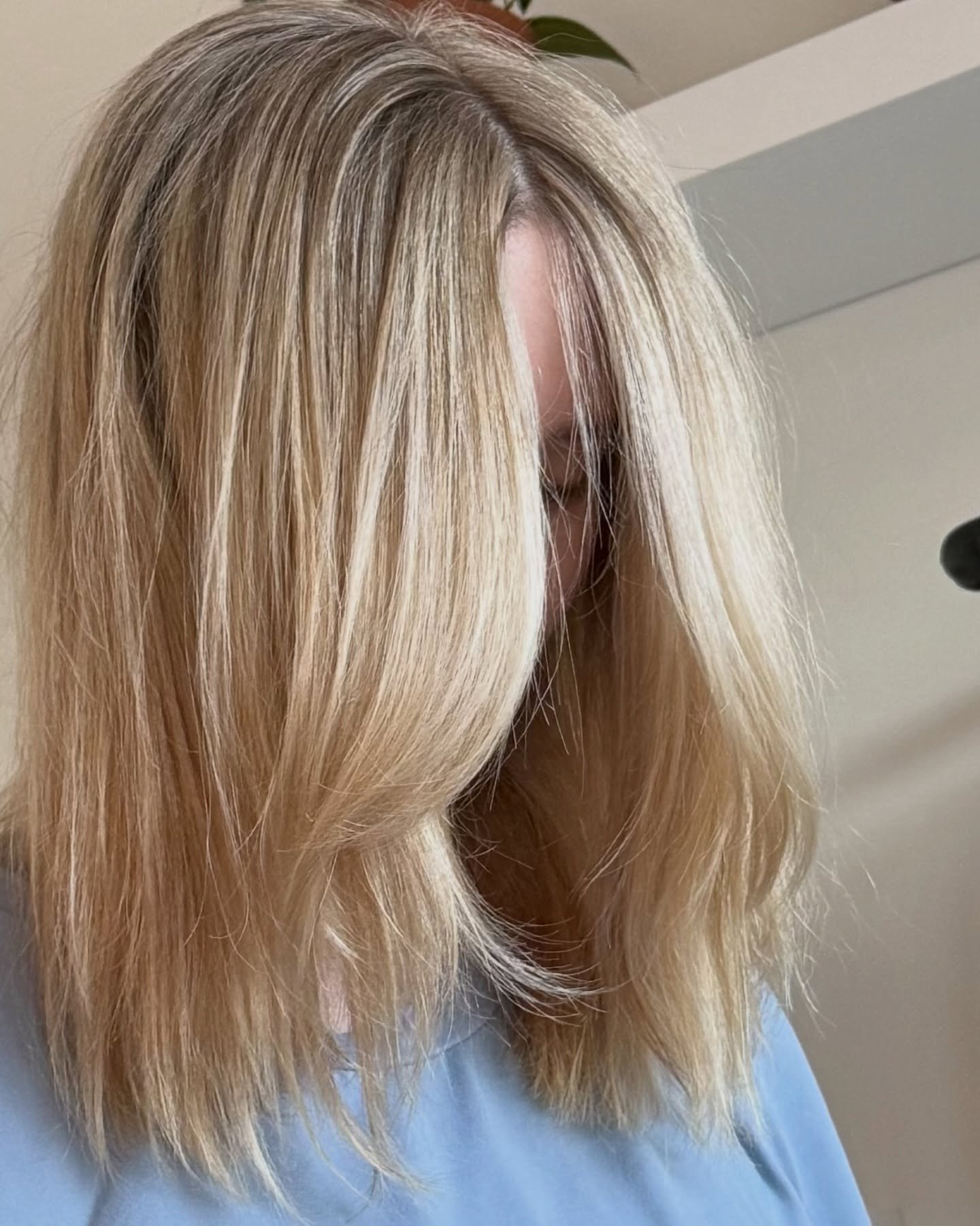 1 year, and 6 appointments later. We have reached her blonde goals! 😍 it&rsquo;s such a soft, dreamy blonde. From here we&rsquo;ll be maintaining until she&rsquo;s ready for something new. 

Her hair was previously lightened and then colored over wh