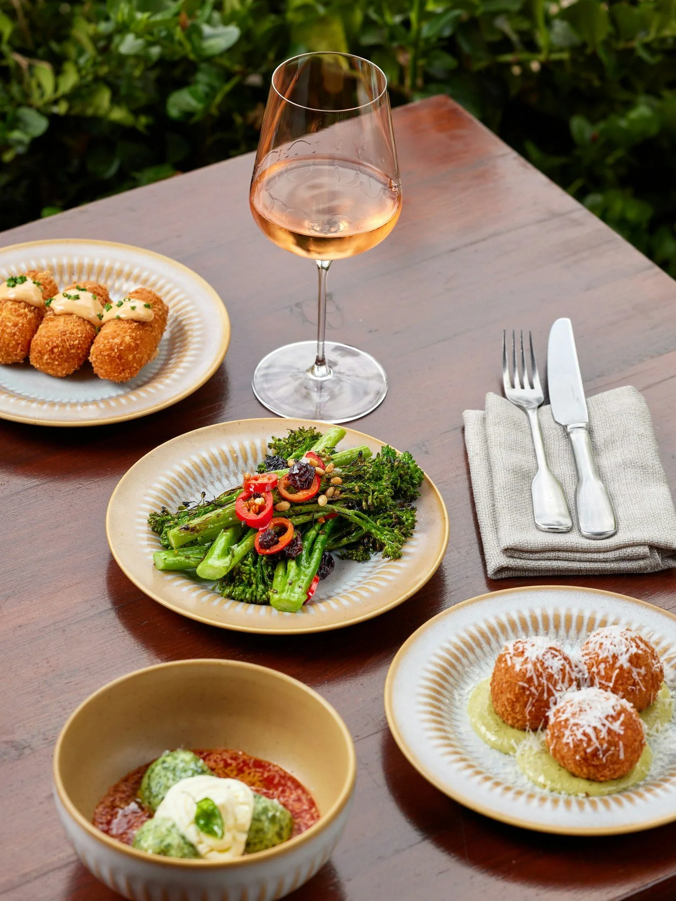 We're excited to announce that from the 11th of November Popolo will be opening for lunch on Tuesdays! 
We're making the most of summer this year, make sure you do too by booking your table early!