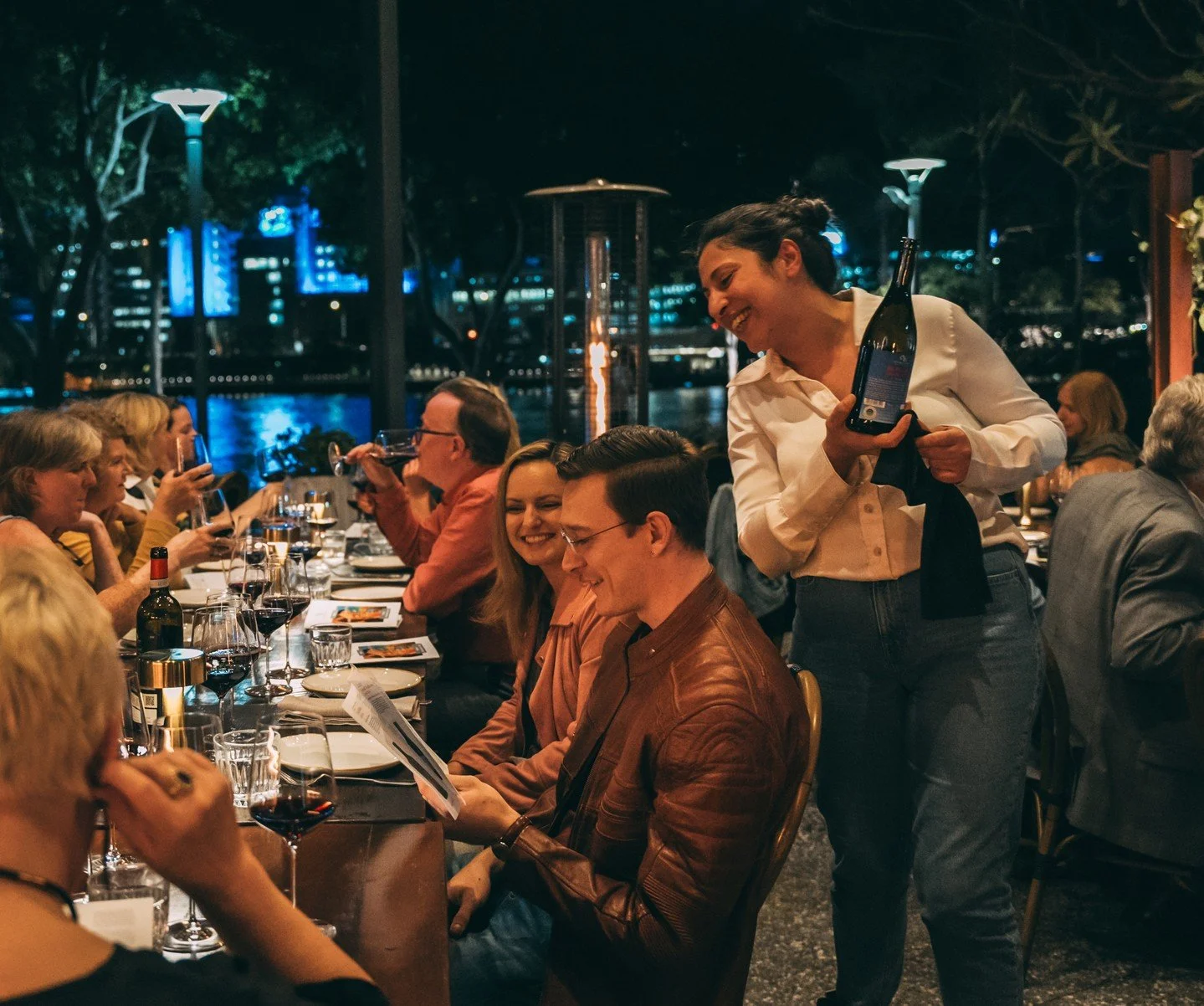 Buon cibo, buon vino, buon'amicizia: 
"Good food, good wine, good friendship."