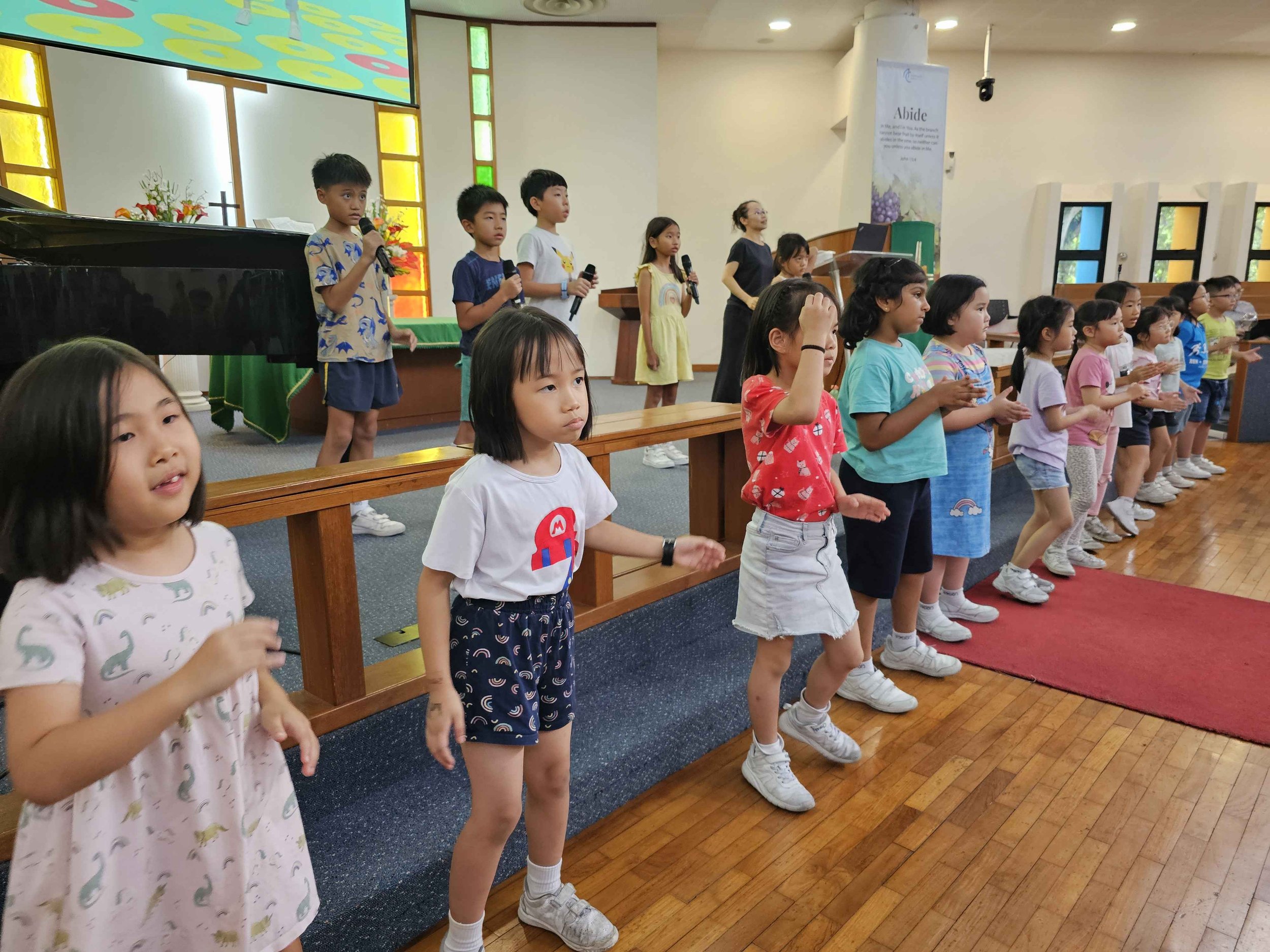 Friday Praise Time, Worship