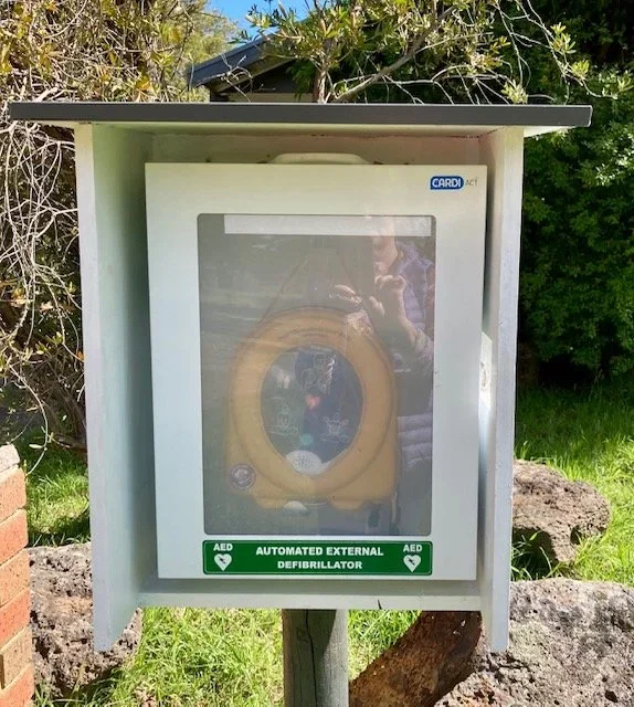 Automatic external defibrillators