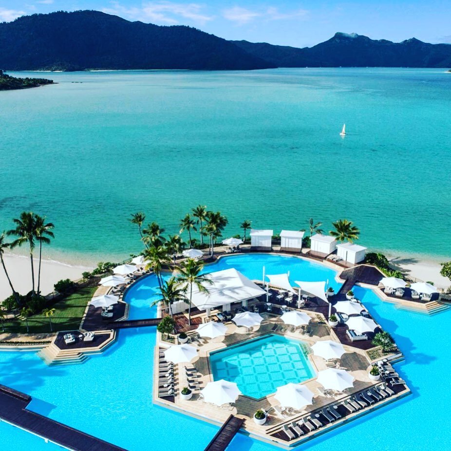 ☀️ 🏝 🐟 Next level perfect. This is @intercontinentalhaymanisland in the whitsundays. 
.
.
.
This hotel has been one of the worlds great destinations in Queensland, Australia and we are looking forward to creating a magical trip for you.
.
.
.
📸 @i