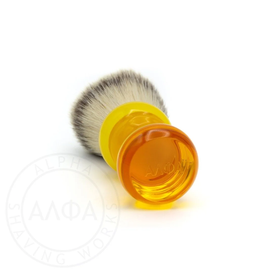 "Great in every way, a wonderful brush and very happy with it. Pride of place in my collection"

a review by Michael
***** 5/5

Product: https://www.alphashaving.com