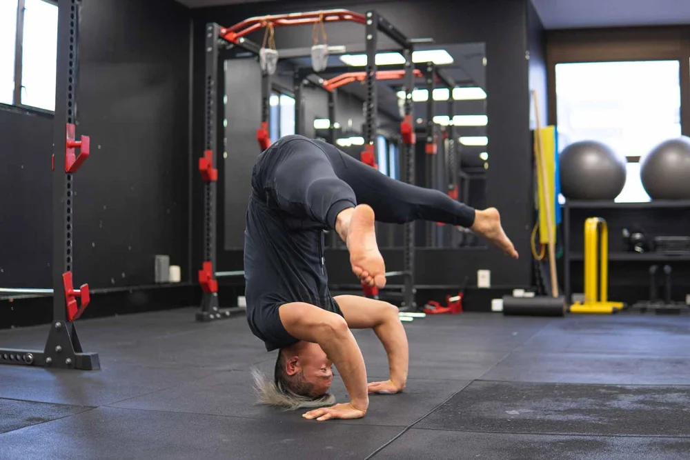 How To Do A Handstand Training Program For Beginners — NZ's Best