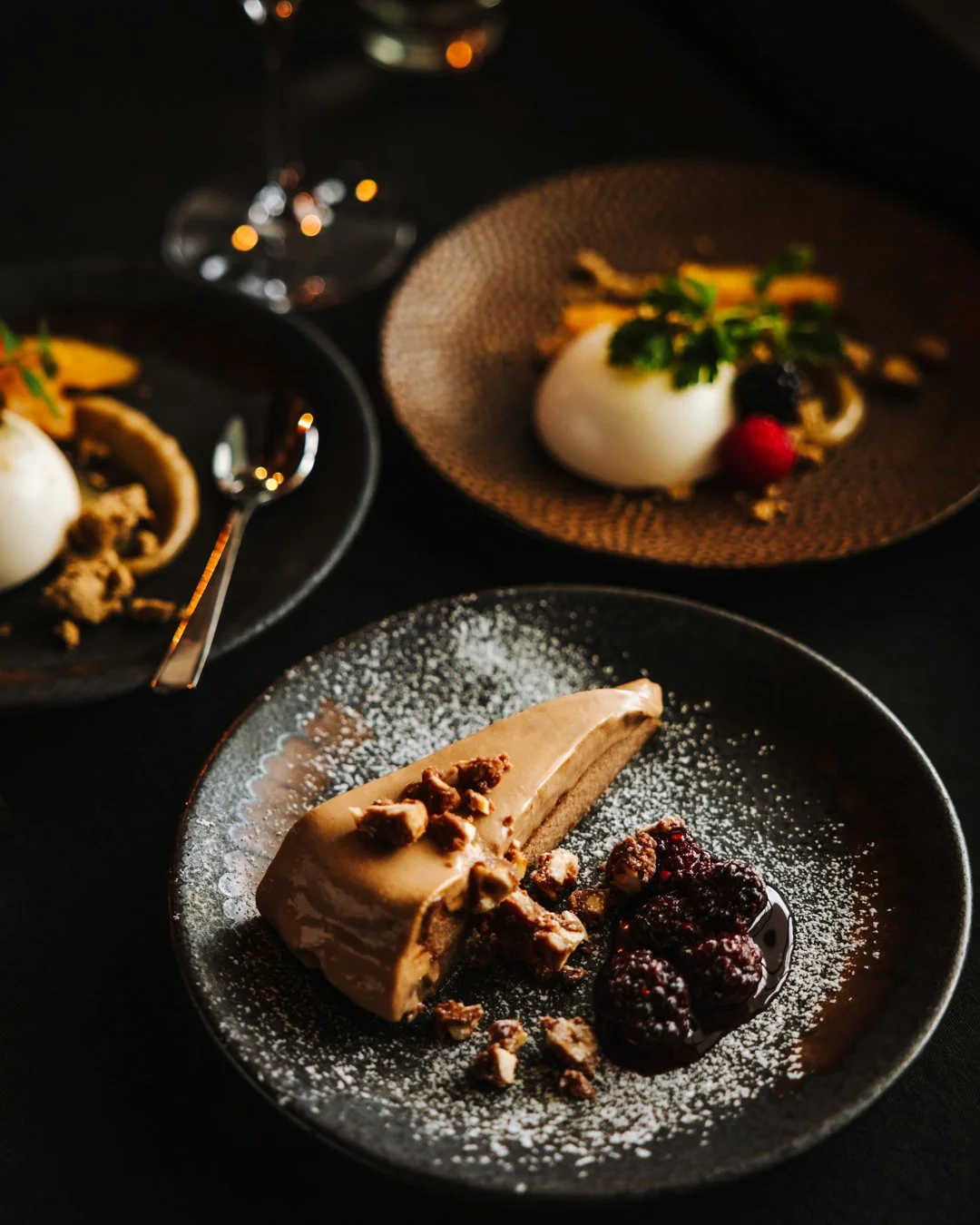 Siis, kui laeval 🛳️ 🤝🏻 🥘 &Uuml;ks eriti h&auml;mar seeria oktoobrikuisest men&uuml;&uuml;pildistamisest Tallinkis. Olen ikka korduvalt t&otilde;denud, et ilusat toitu on m&otilde;nus pildistada!