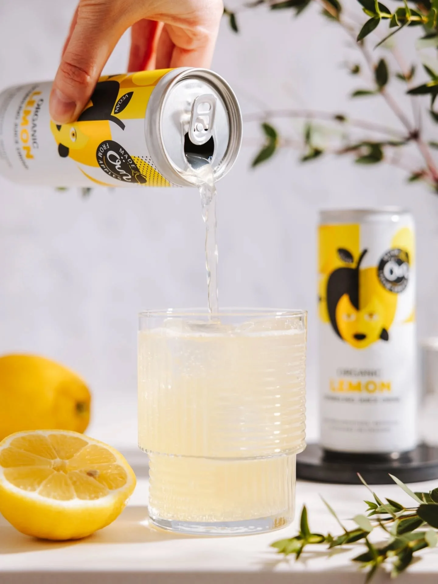 🍋 [insert a cheesy quote about lemons] 🍋
Igatahes, siin &uuml;ks kollane seeria @oundrinks uuest sidrunilimonaadist. Ma olen enam kui veendunud, et suvehitt. Ma veel j&otilde;udnud proovida, aga usun ka sellisesse retseptisoovitusse: 50/50 sidrunil