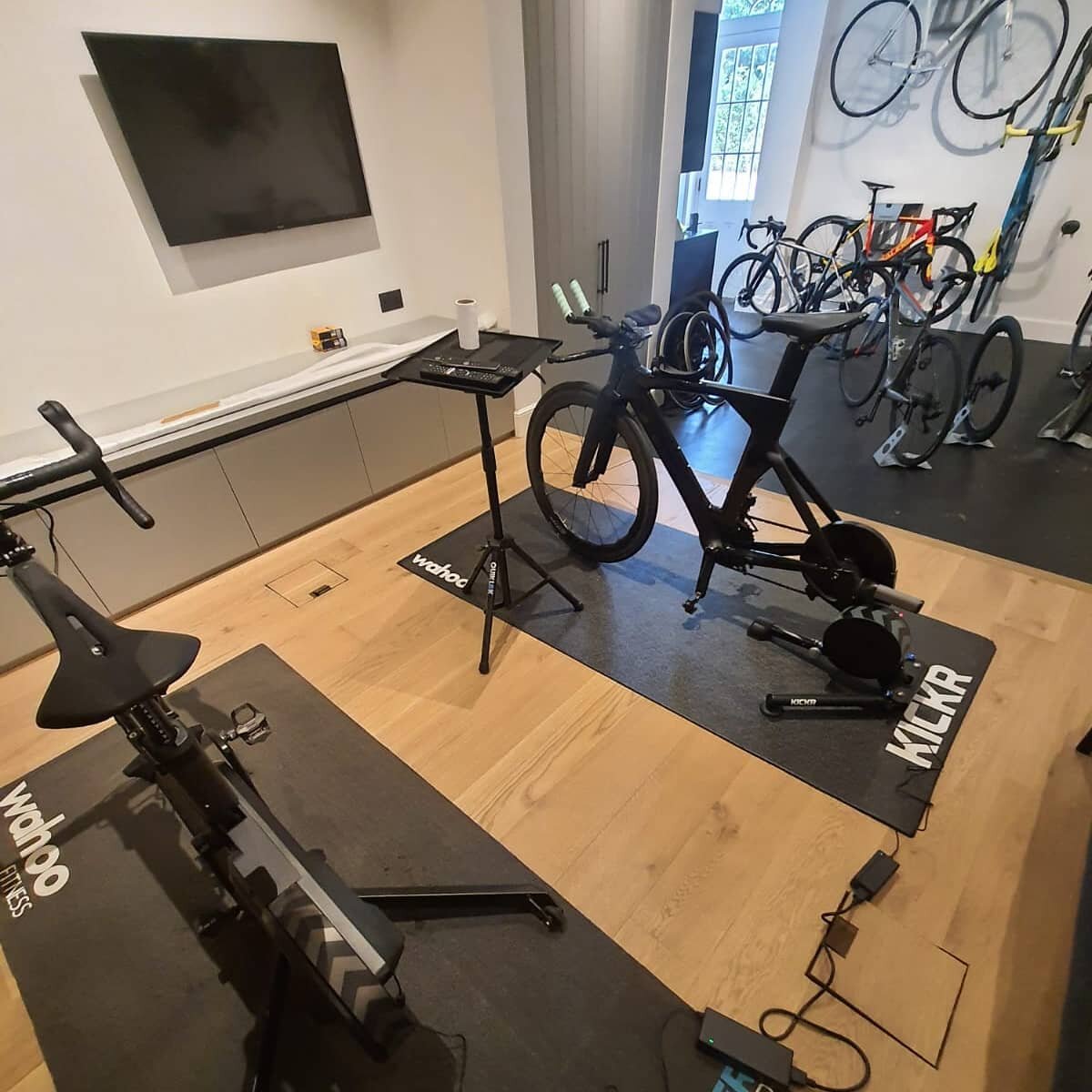 Care to take a spin? 

What a beautiful gym area complete with our stunning plank wood floor 😍

Completed project by Huscroft Flooring 

#realwoodflooring 
#plankwoodflooring 
#woodfloors 
#woodflooringexperts 
#flooringideas 
#gymfloor 
#interiorde