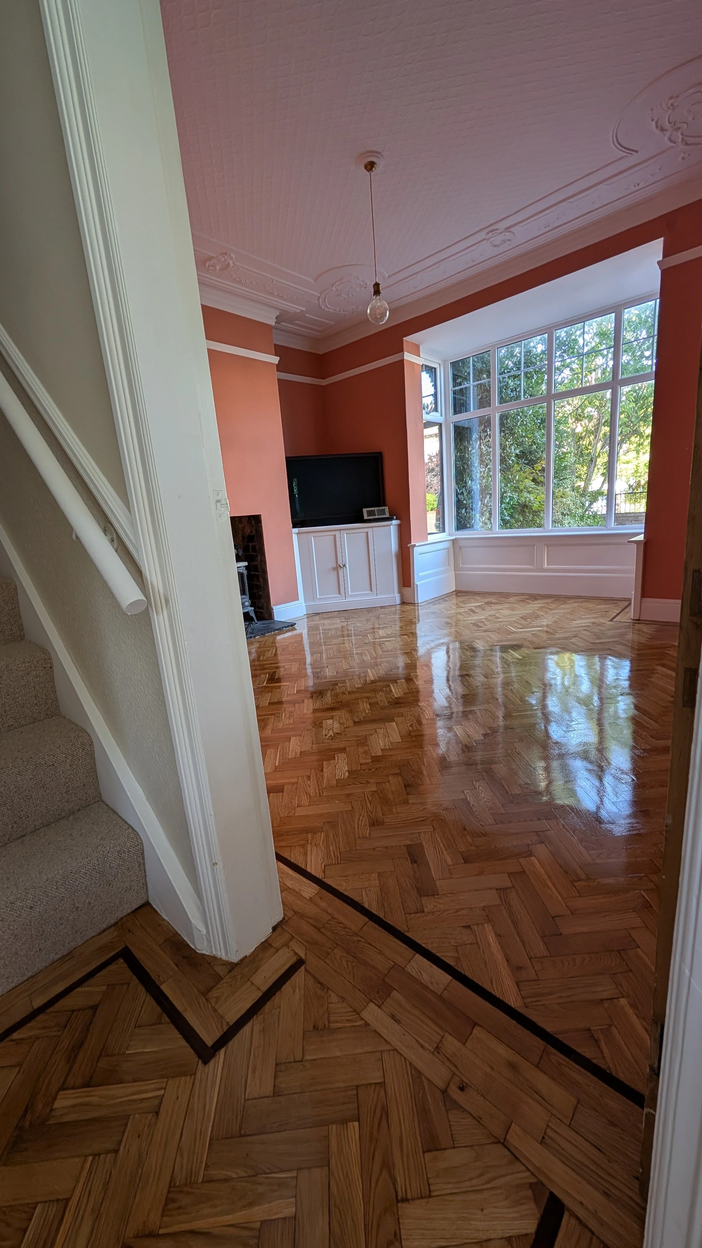 Old parquet sealed and made to look new without disturbance
