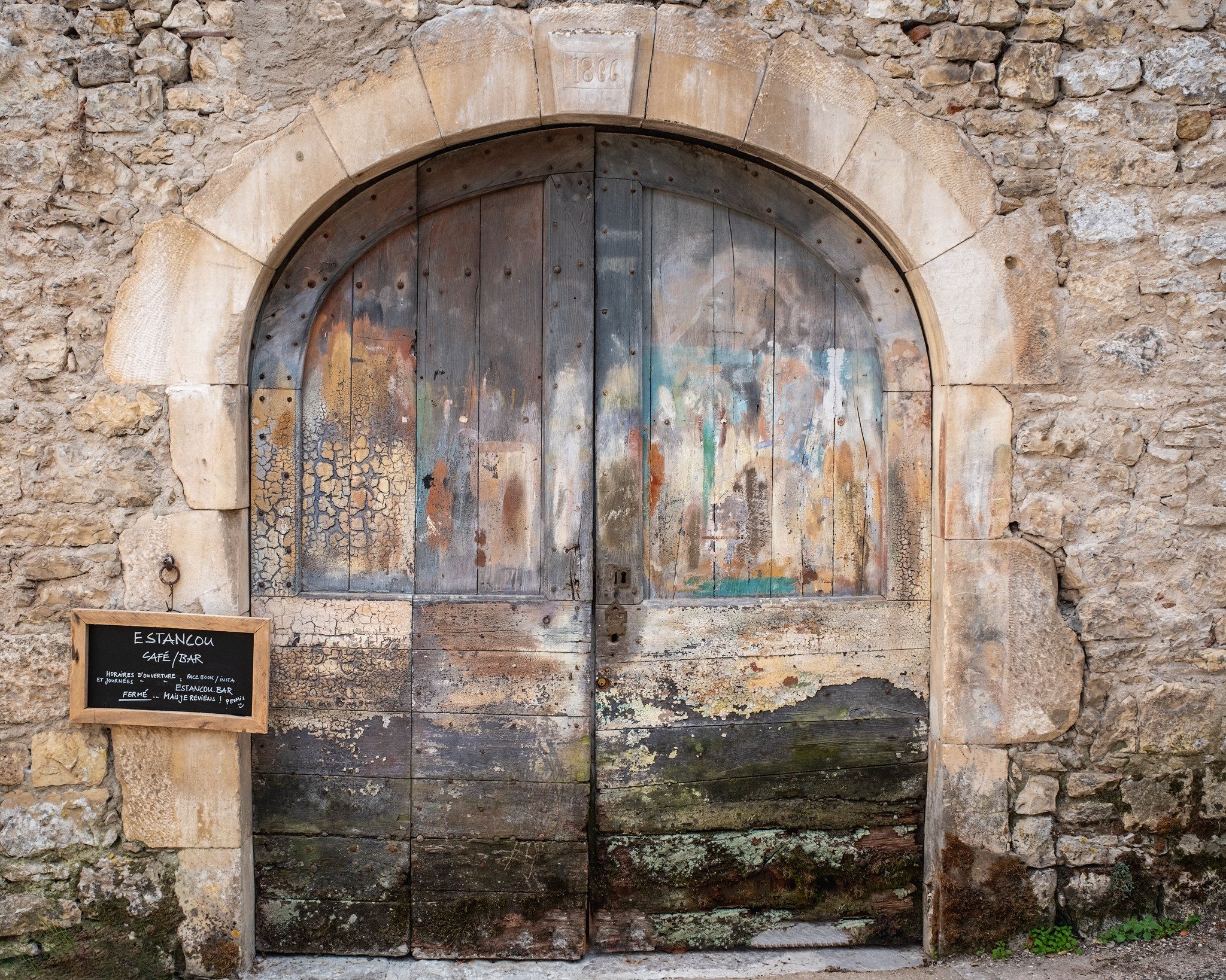 That door France 