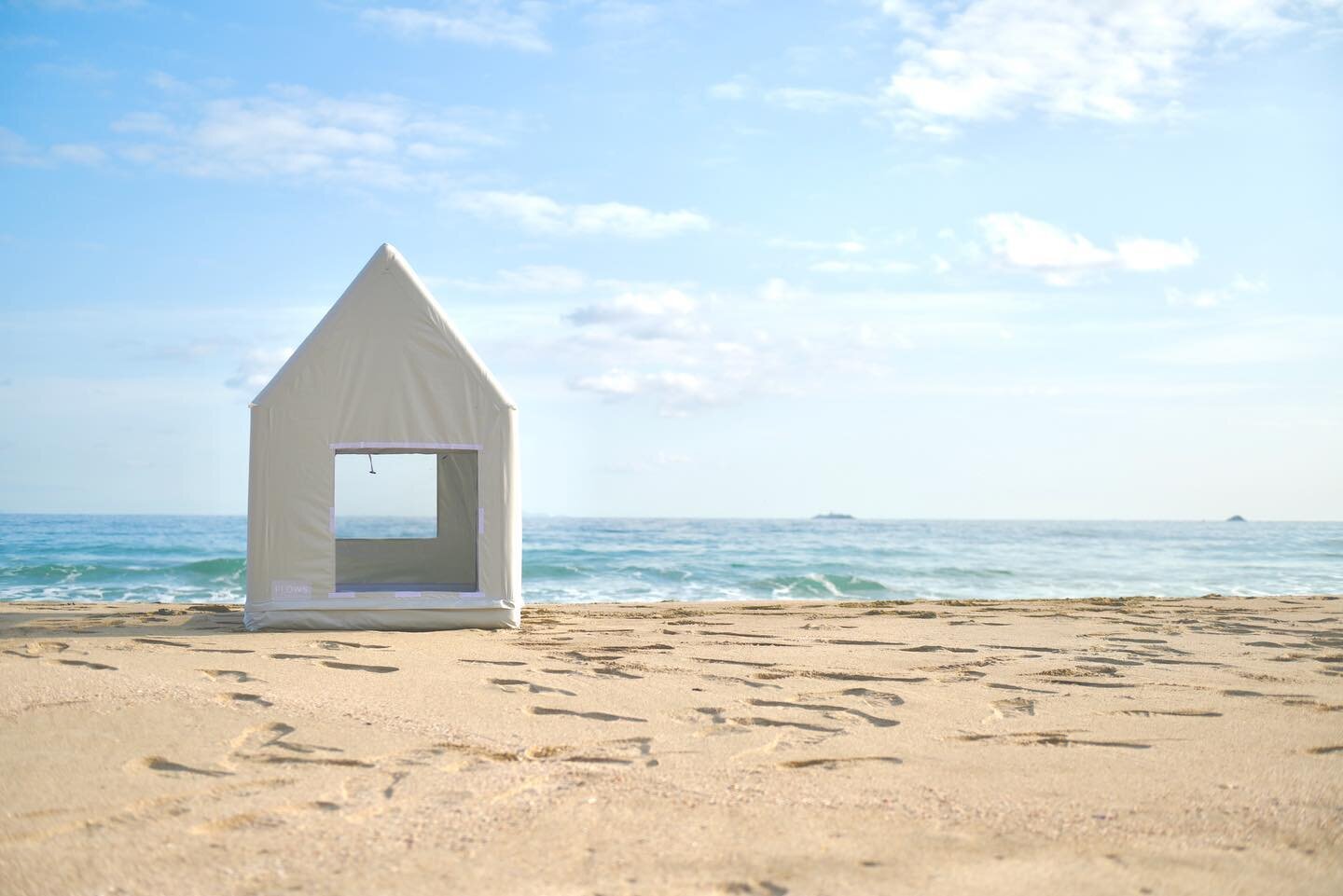 This summer with AirArchitecture

今年の夏はエアアーキテクチャで海遊び！

AirArchitecture &yen;123,000(tax)

#AirArchitecture #AirTatami #flowsinc #architecture #design #camp #建築 #テント #デザイン#tent #inflatabletent #inflatablemat #inflatablefuniture #beachtent 
#outdoor #l