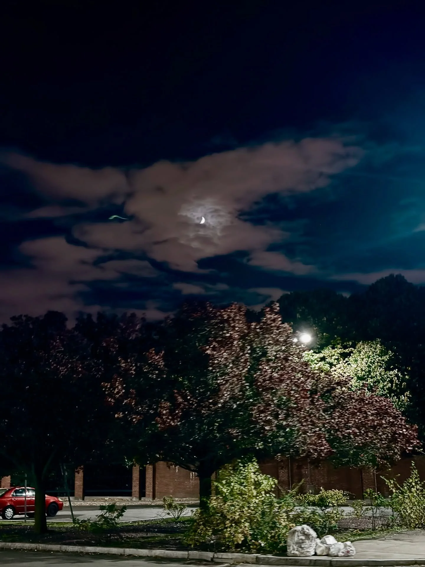 October 27, 2025 🌑 🌚