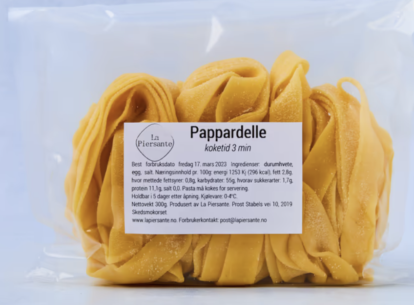 Papardelle passer best med fyldige og kremaktige sauser. Pappardelle er en annen populær type pasta. Den har et utseende som ligner på tagliatelle. Mens tagliatelle er en form for pasta fra den rene Emilia-Romagna-tradisjonen, er pappardelle typisk f