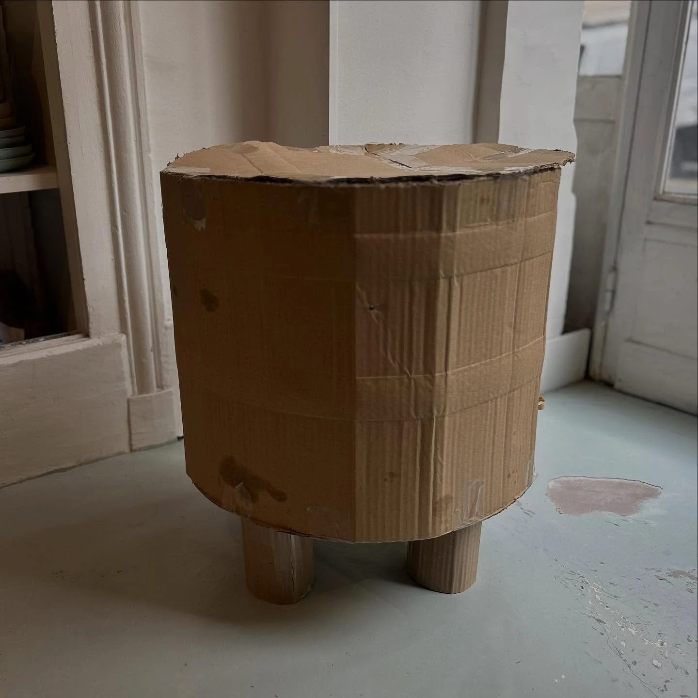 Se projeter dans plus grand
Se faire un peu peur
Imaginer d&rsquo;abord en carton 
Taille r&eacute;elle 
Allez, j&rsquo;ose 😉

#ceramique #ceramics #ceramic #sidetables #pieceunique #gres #grand