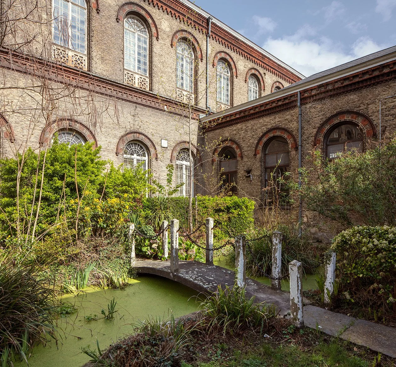 Larf! en het Museum Dr. Guislain