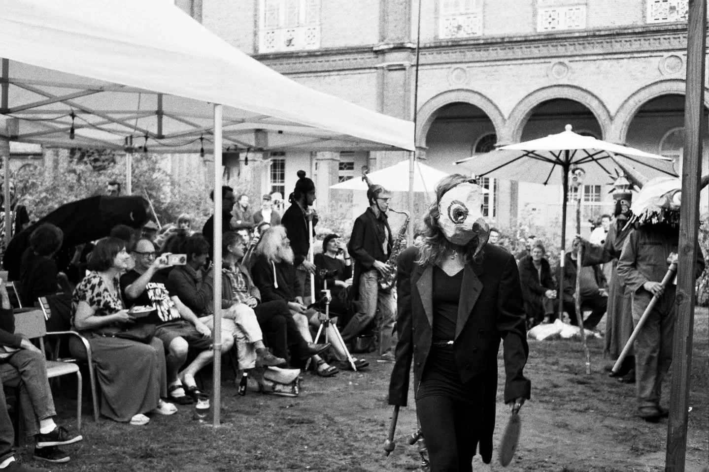 dankje merci thank you grazie

see you next year x

***
Expo ik ben er!?
> 4.01.26
Expo Kleurenvreters (> 10 jr)
> 4.01.26
Expo Op losse schroeven 
> 22.02.26
Expo Monique Gies 
> 19.04.26
Expo Eigen huis
> 27.09.26 

&amp; much mor