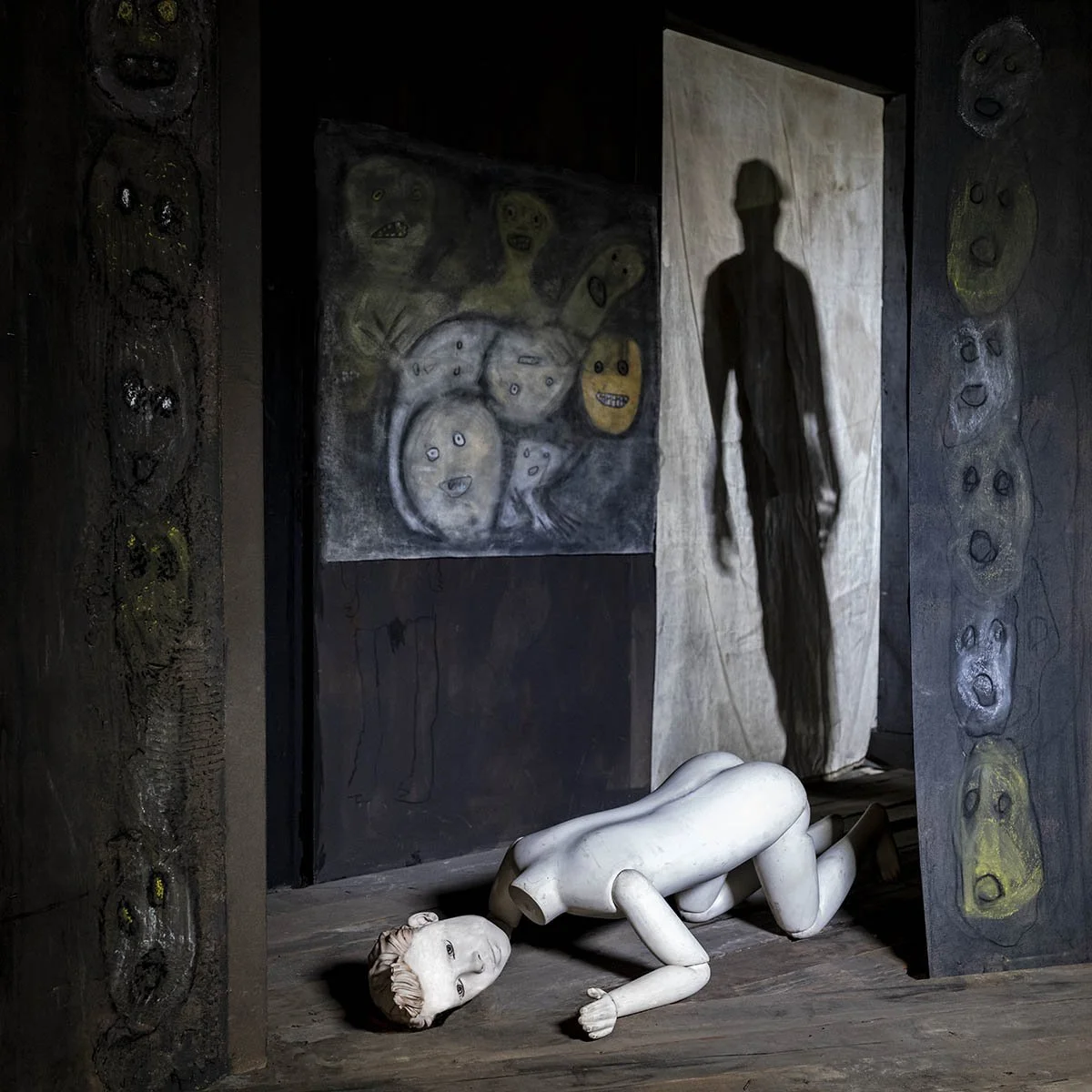 L1000359 Comng or going,2022.jpg