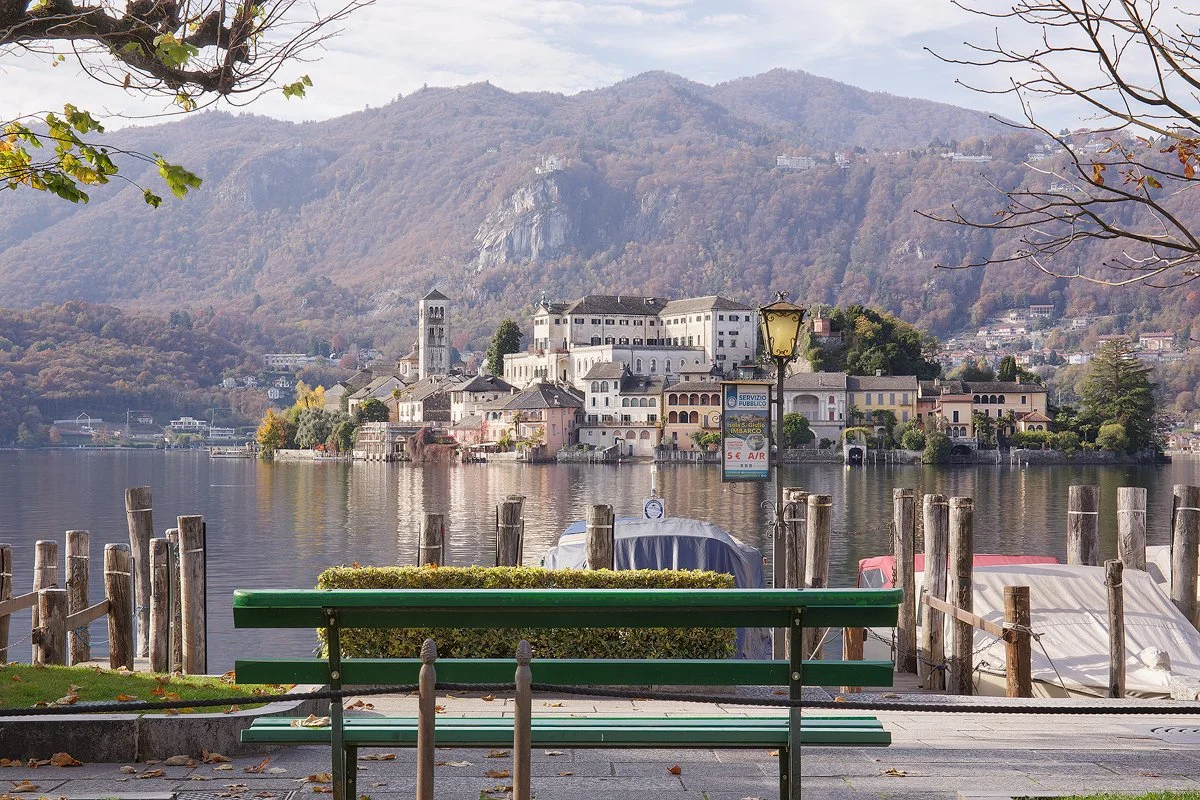 christian-basetti-fotografia-interni-appartamento-airbnb-lago-Orta-6.jpg