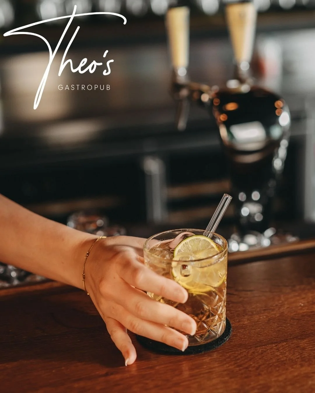 Manchmal braucht es keinen Anlass &ndash; nur einen guten Moment.

Theo&rsquo;s Choice ist unser saisonaler Cocktail, der genau solche Momente einf&auml;ngt.
Immer neu, immer kreativ, immer ein bisschen Team‑Magie im Glas.

F&uuml;r den perfekten Sta