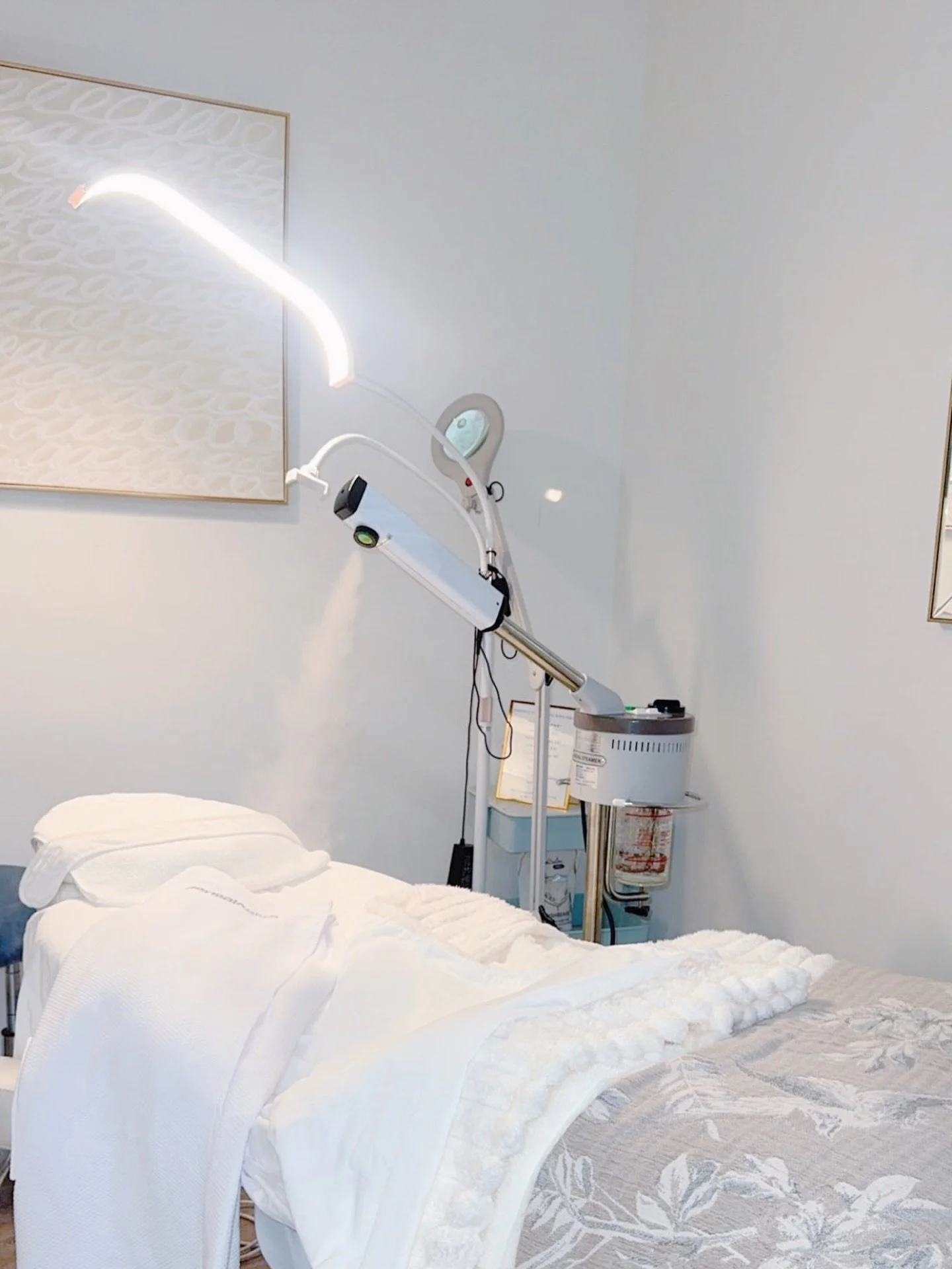 Start the first Monday of the new year off right !!!💙🧖&zwj;♀️🫧