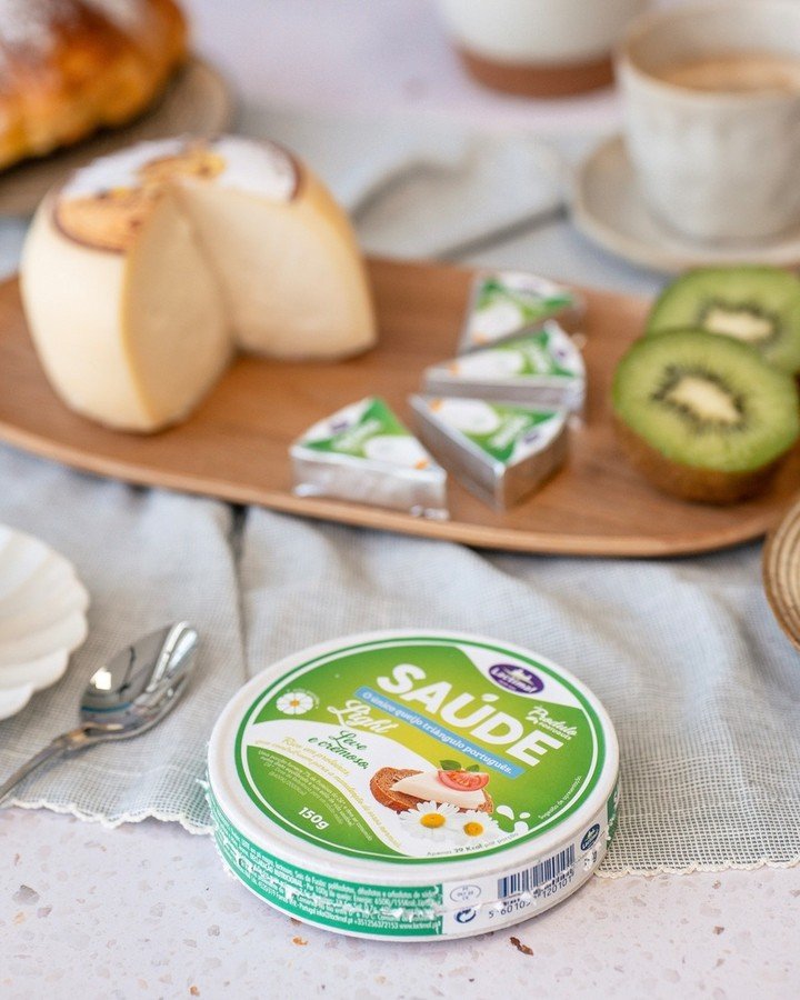 Quem disse que manter a linha tem de ser aborrecido claramente nunca provou o nosso Sa&uacute;de Light. 🧘&zwj;♂️💚
⠀⠀⠀⠀⠀⠀⠀⠀⠀⠀
Leve, cremoso e com aquele sabor &uacute;nico. Compre os seus em Lactimaf.pt 📦