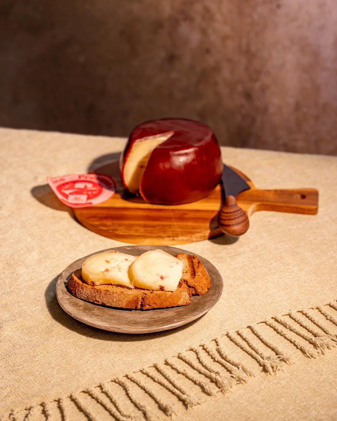 Rico no sabor, perfeito na mesa. 🧀✨

O nosso Rico com Presunto &eacute; a escolha certa para quem n&atilde;o dispensa um bom queijo nacional no momento do petisco.

📦 Pe&ccedil;a o seu em lactimaf.pt