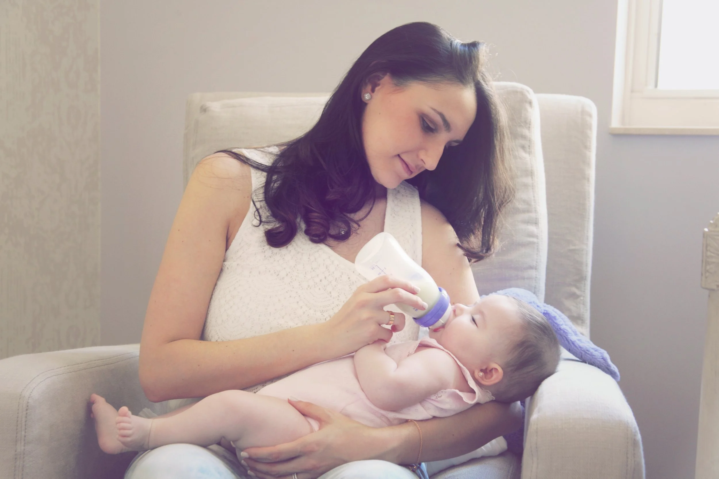 BREASTFEEDING AND OVERCOMING SOCIAL PRESSURES