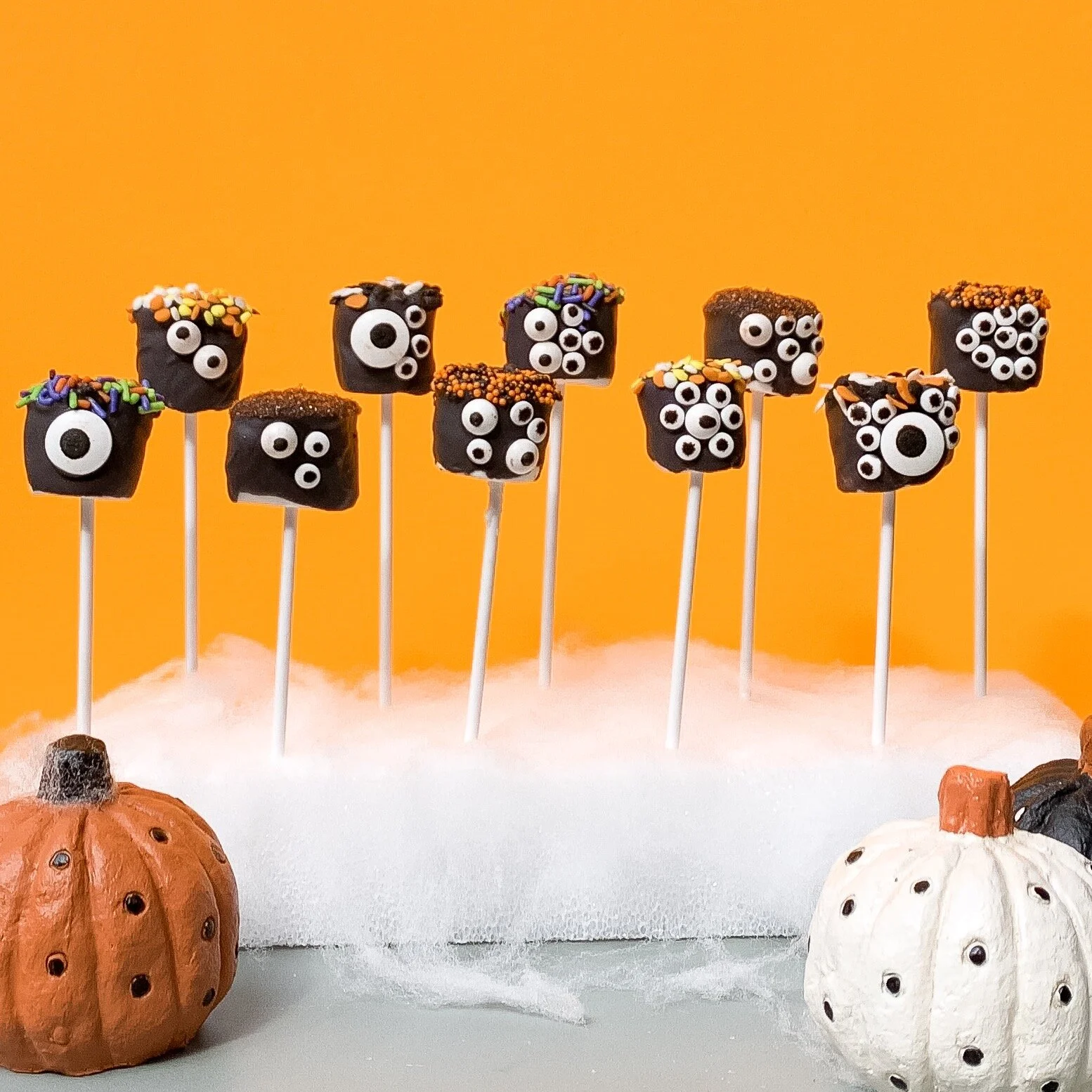 MARSHMALLOW HALLOWEEN TREATS