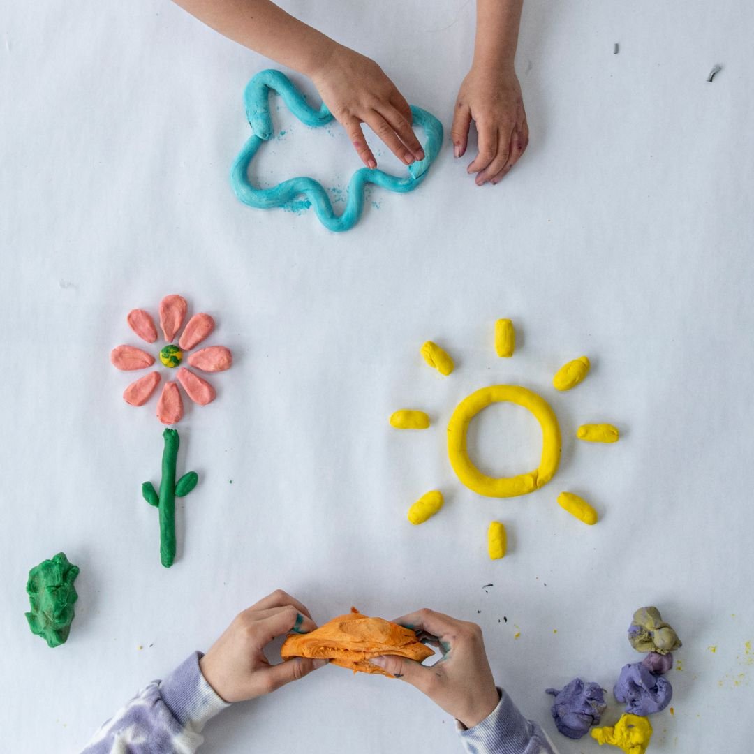 MESS-FREE SENSORY PLAY: TIPS, TRICKS, AND ACTIVITIES