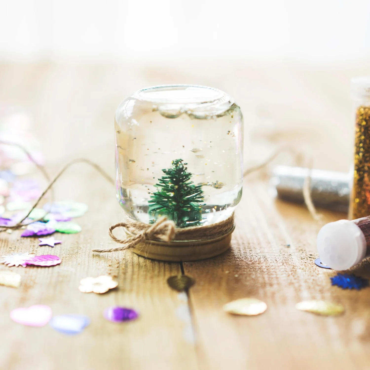 HOW TO MAKE A SNOW GLOBE WITHOUT GLYCERIN