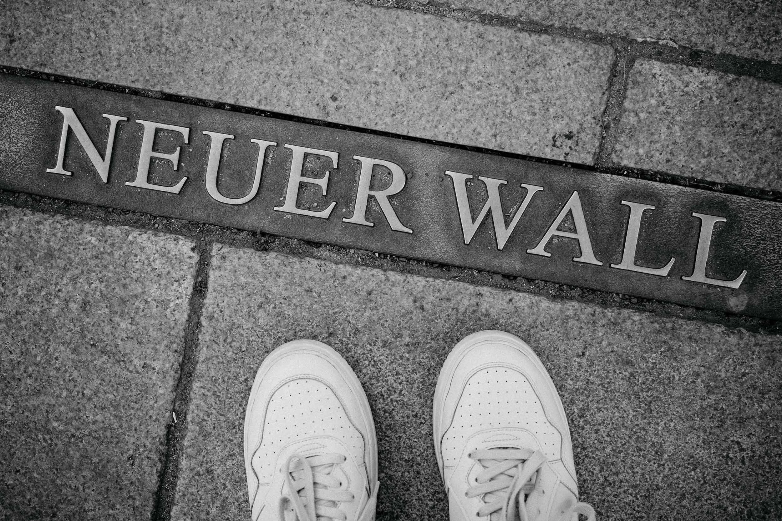 ACH, GUCK!